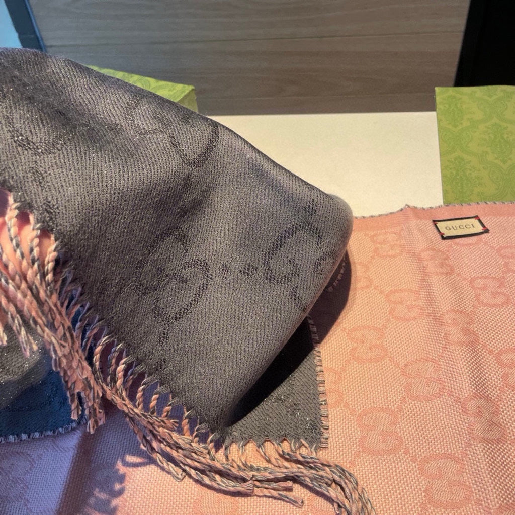 GUCCI SCARF IN MOUSE GRAY AND LIGHT PINK WOOL 405143