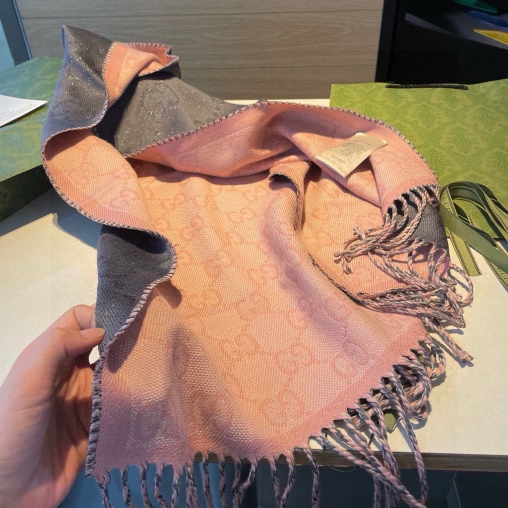 GUCCI SCARF IN MOUSE GRAY AND LIGHT PINK WOOL 405143