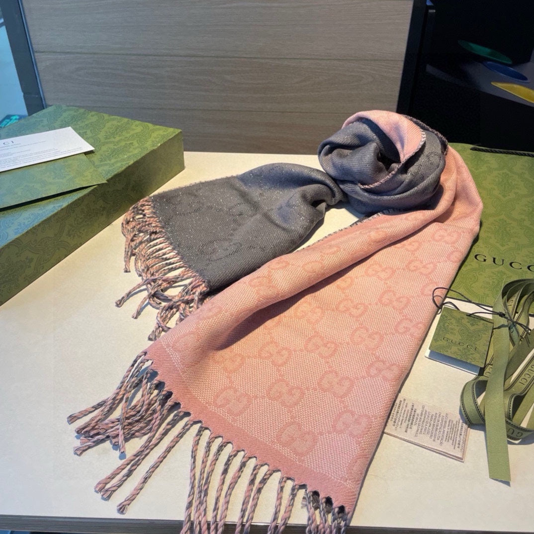 GUCCI SCARF IN MOUSE GRAY AND LIGHT PINK WOOL 405143