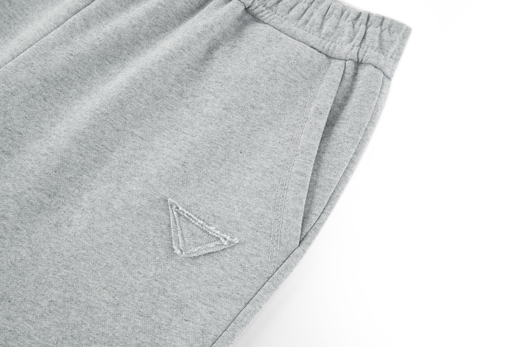 PRADA 25S SWEATPANTS 527