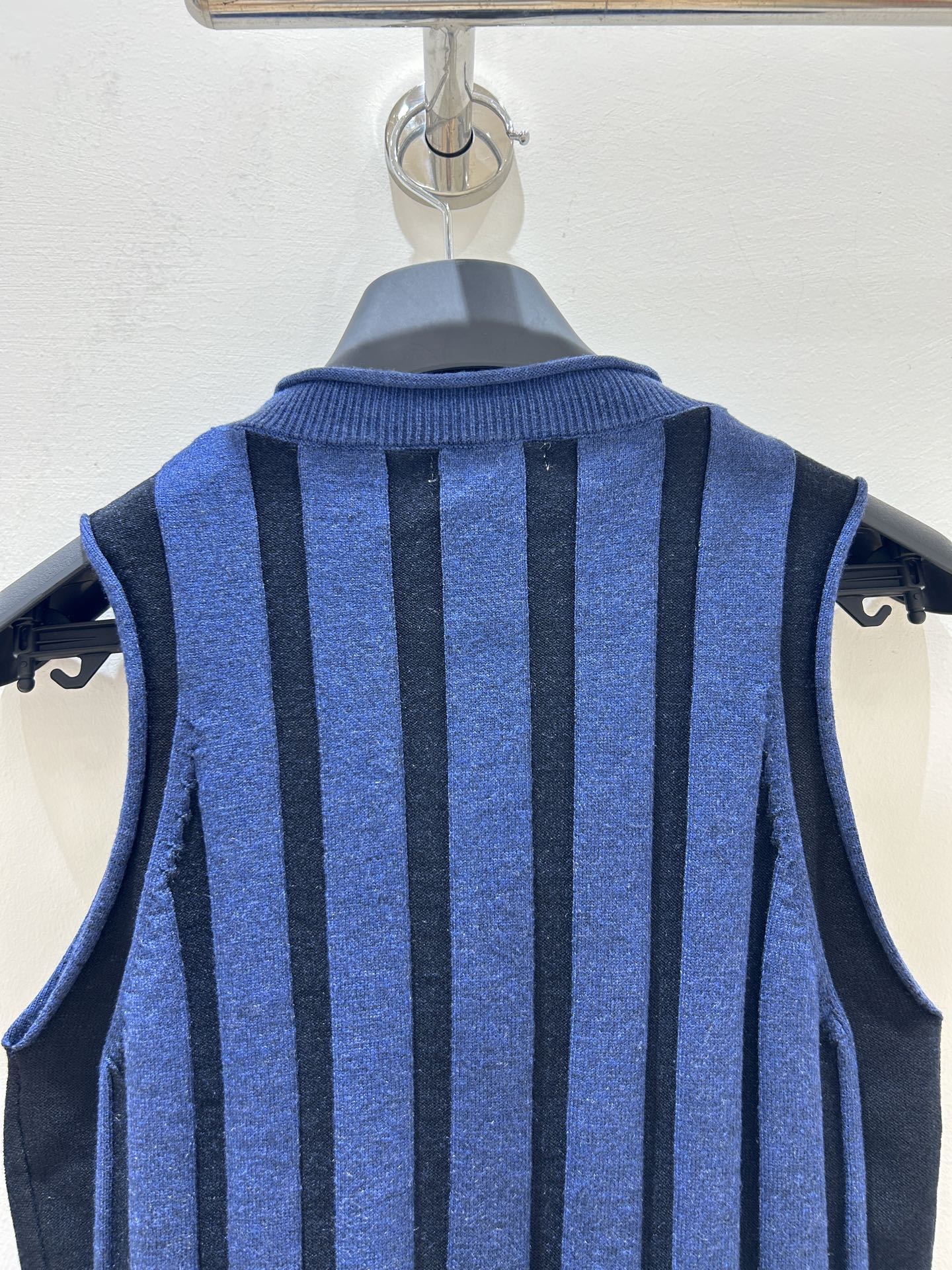 LOEWE SLEEVELESS TOP STYLE 181