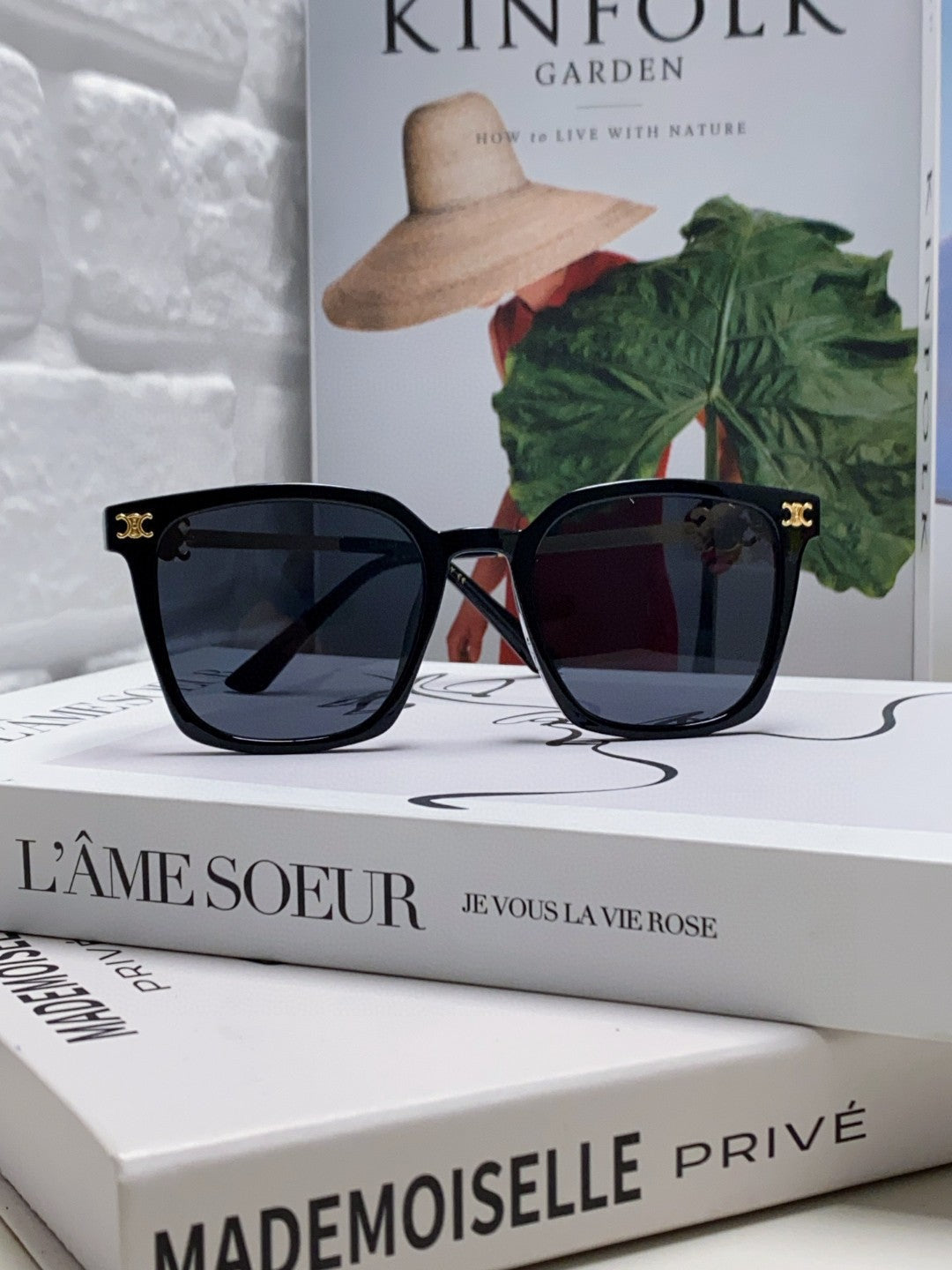 CELINE TRIOMPHE SUNGLASS 497820 IN GOLD METAL BLACK LENSES
