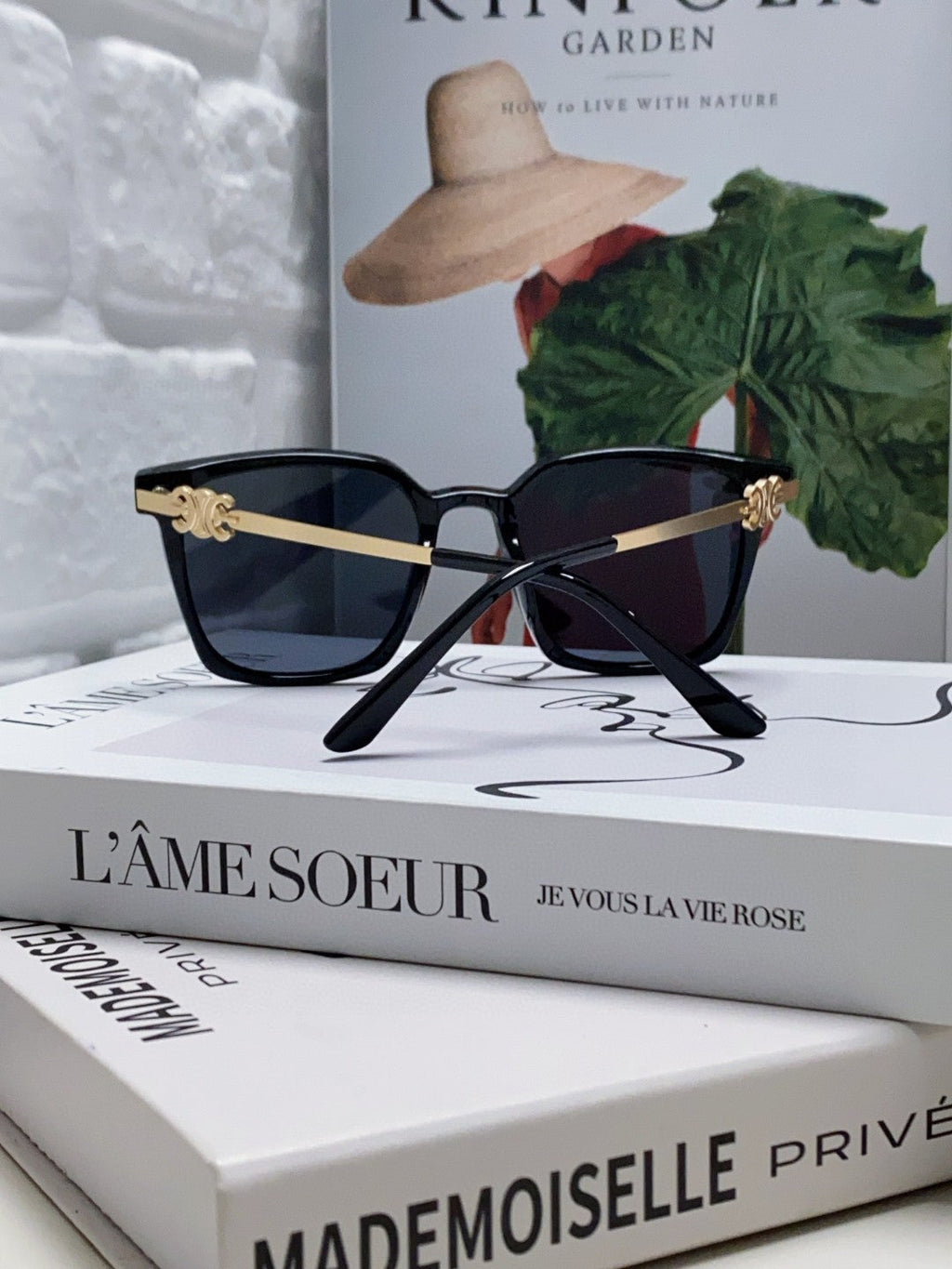 CELINE TRIOMPHE SUNGLASS 497820 IN GOLD METAL BLACK LENSES