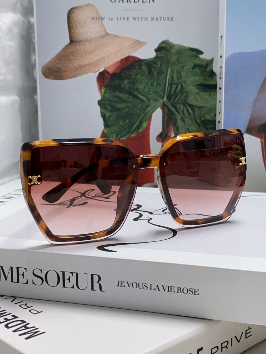 CELINE TRIOMPHE SUNGLASS 497830 IN HAVANA ACETATE EMBOSSED LOGO