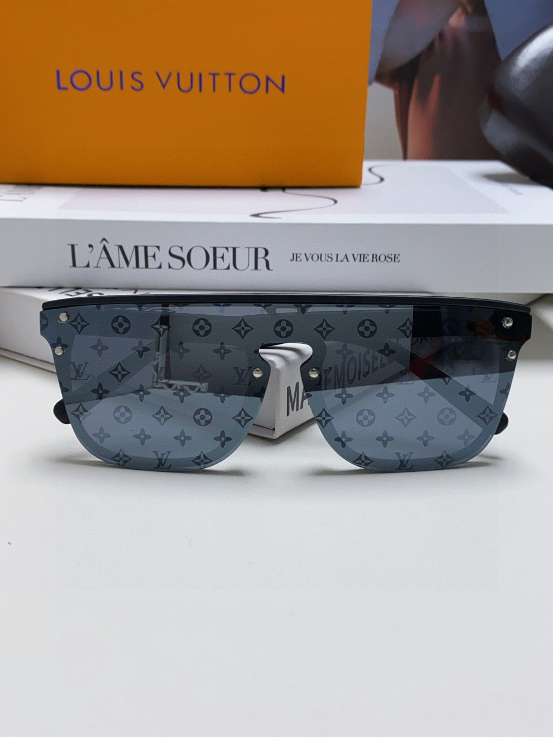 LOUIS VUITTON WAIMEA SUNGLASSES 581362 IN BLACK ACETATE MONOGRAM ON LENS
