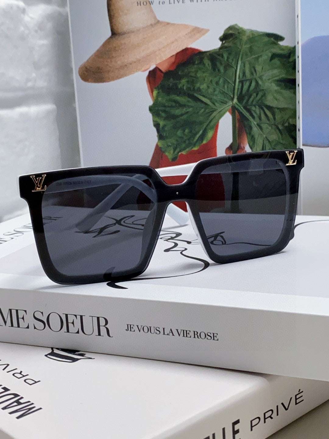 LOUIS VUITTON SQUARE SUNGLASS 581369 IN WHITE ACETATE