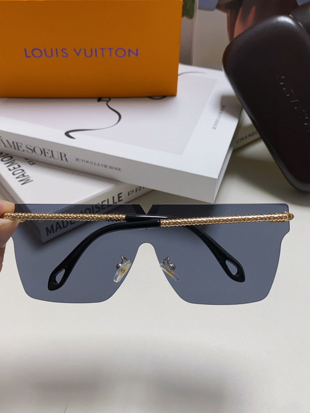 LOUIS VUITTON SQUARE SUNGLASS 581372 IN GOLD METAL GREY LENSES