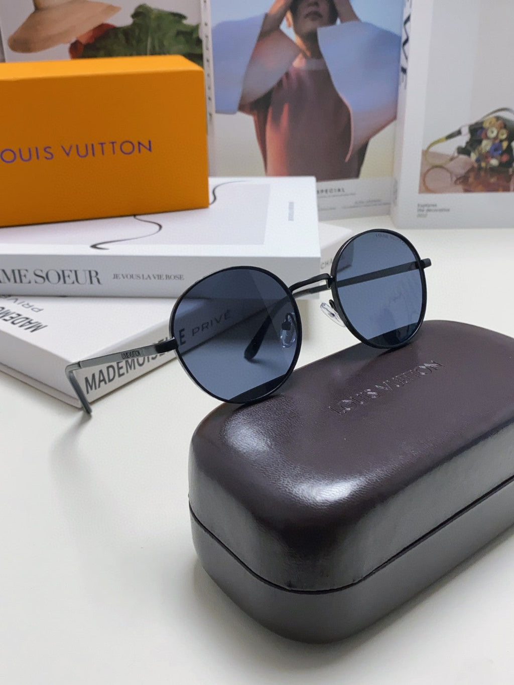 LOUIS VUITTON SIGNATURE ROUND SUNGLASS 581383 IN BLACK METAL