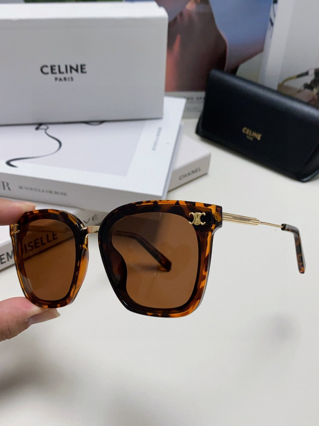 CELINE TRIOMPHE SUNGLASSES 548590 IN HAVANA ACETATE