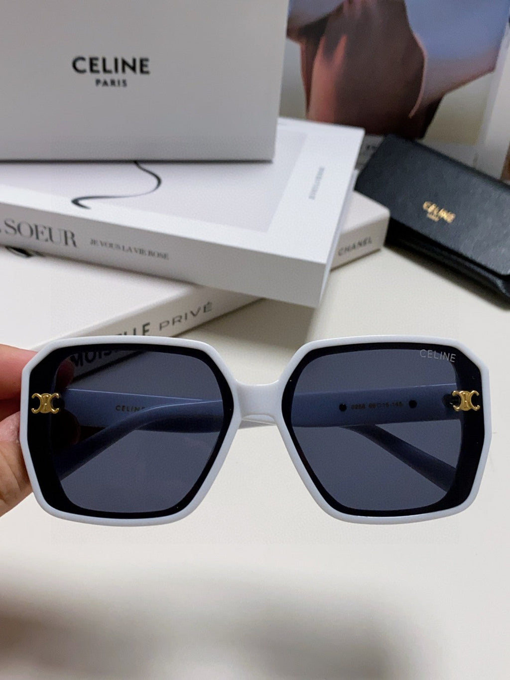 CELINE TRIOMPHE SUNGLASSES 548594 IN WHITE ACETATE