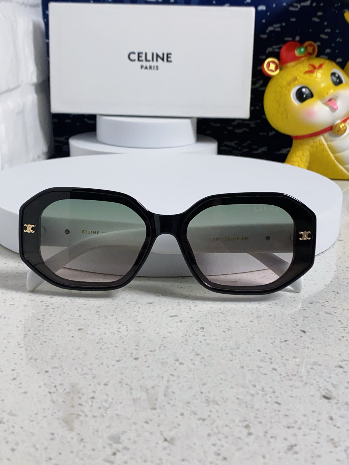CELINE TRIOMPHE SQUARE SUNGLASS 566739 IN BLACK AND WHITE ACETATE