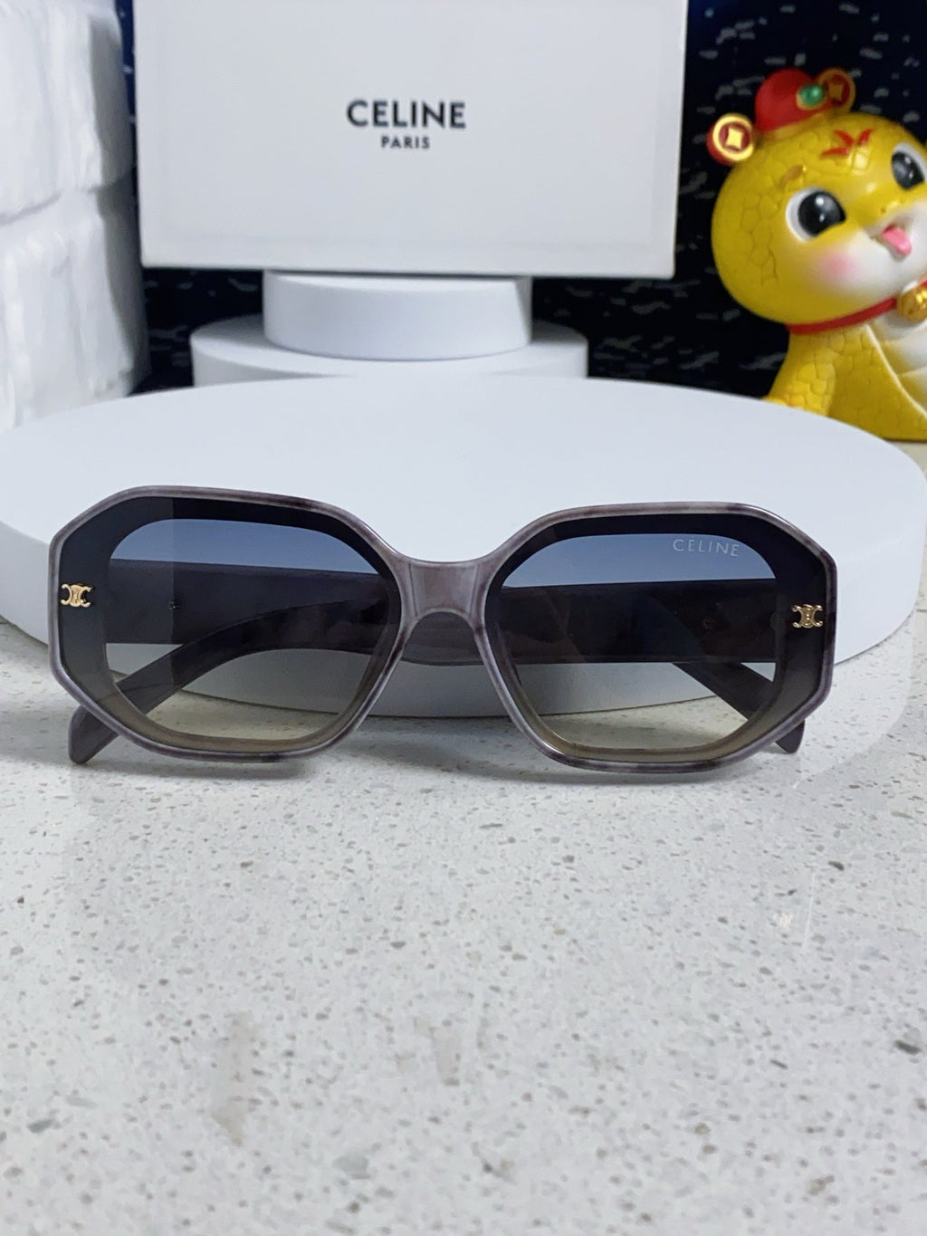 CELINE TRIOMPHE SQUARE SUNGLASS 566740 IN MARBLED EFFECT ACETATE