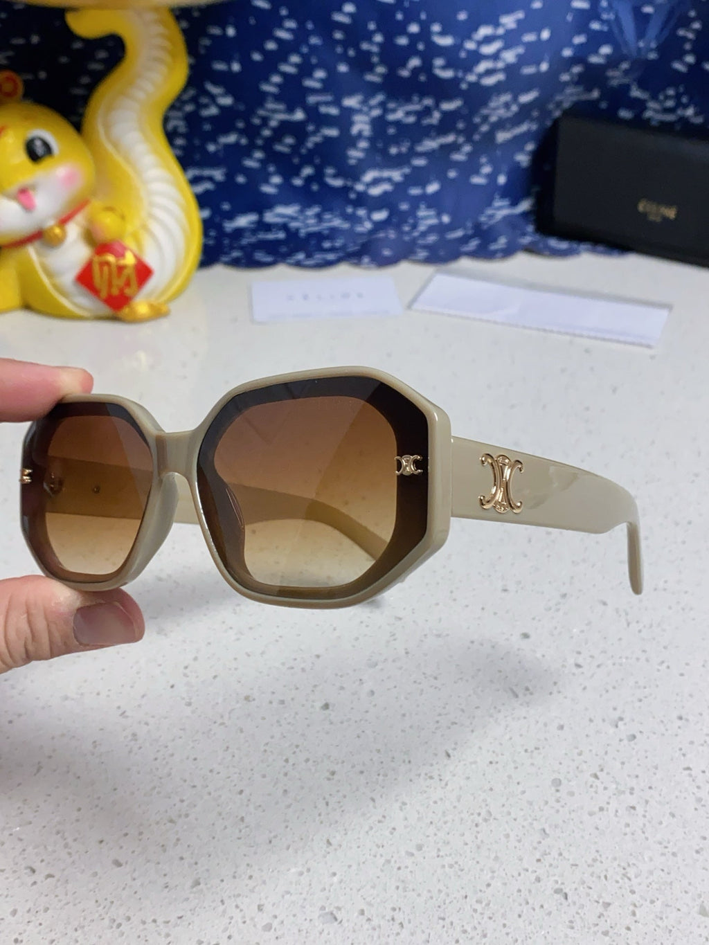 CELINE TRIOMPHE SQUARE SUNGLASS 566741 IN IVORY ACETATE