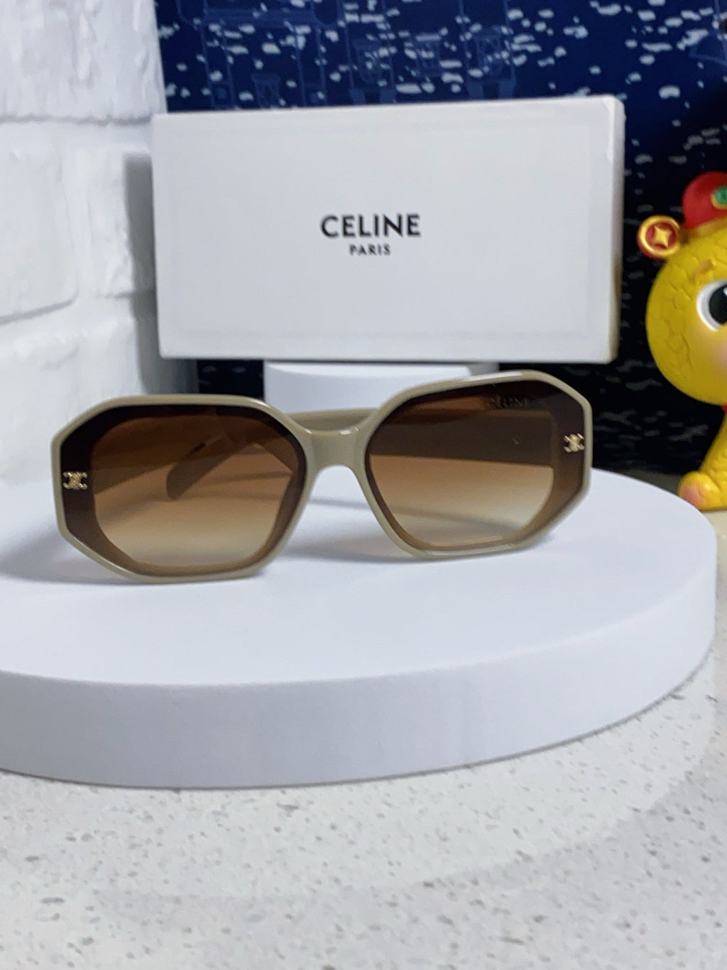 CELINE TRIOMPHE SQUARE SUNGLASS 566741 IN IVORY ACETATE