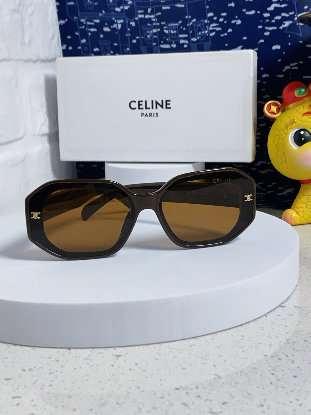 CELINE TRIOMPHE SQUARE SUNGLASS 566742 IN CAMEL ACETATE