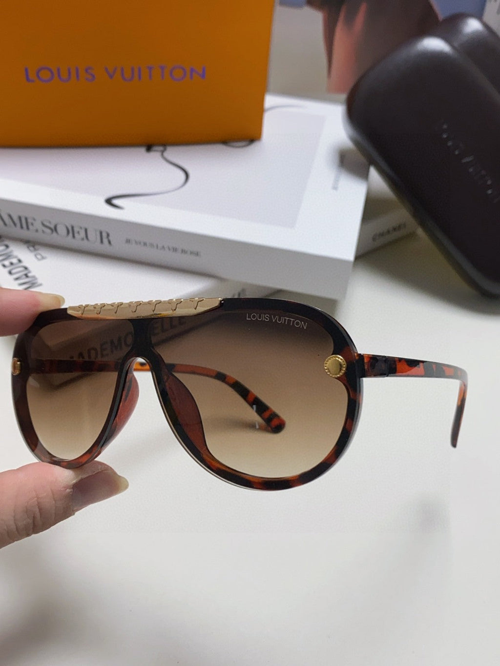 LOUIS VUITTON BLACKWOOD SUNGLASSES 567460 IN HAVANA ACETATE GOLD METAL