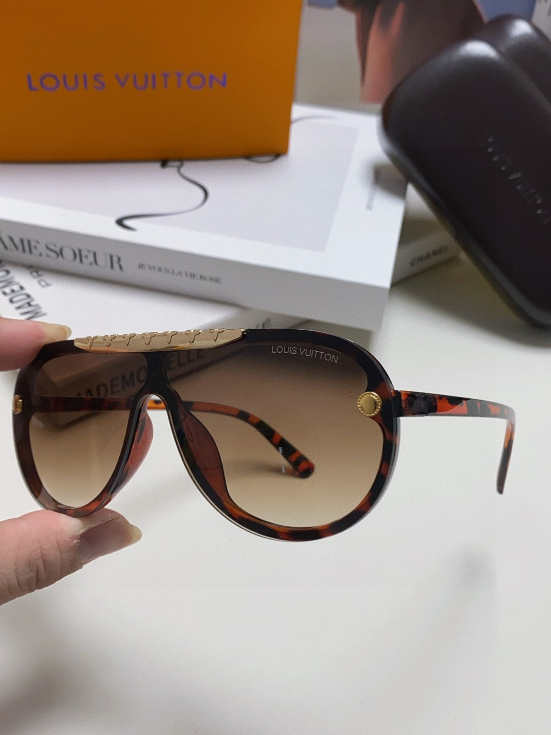 LOUIS VUITTON BLACKWOOD SUNGLASSES 567460 IN HAVANA ACETATE GOLD METAL