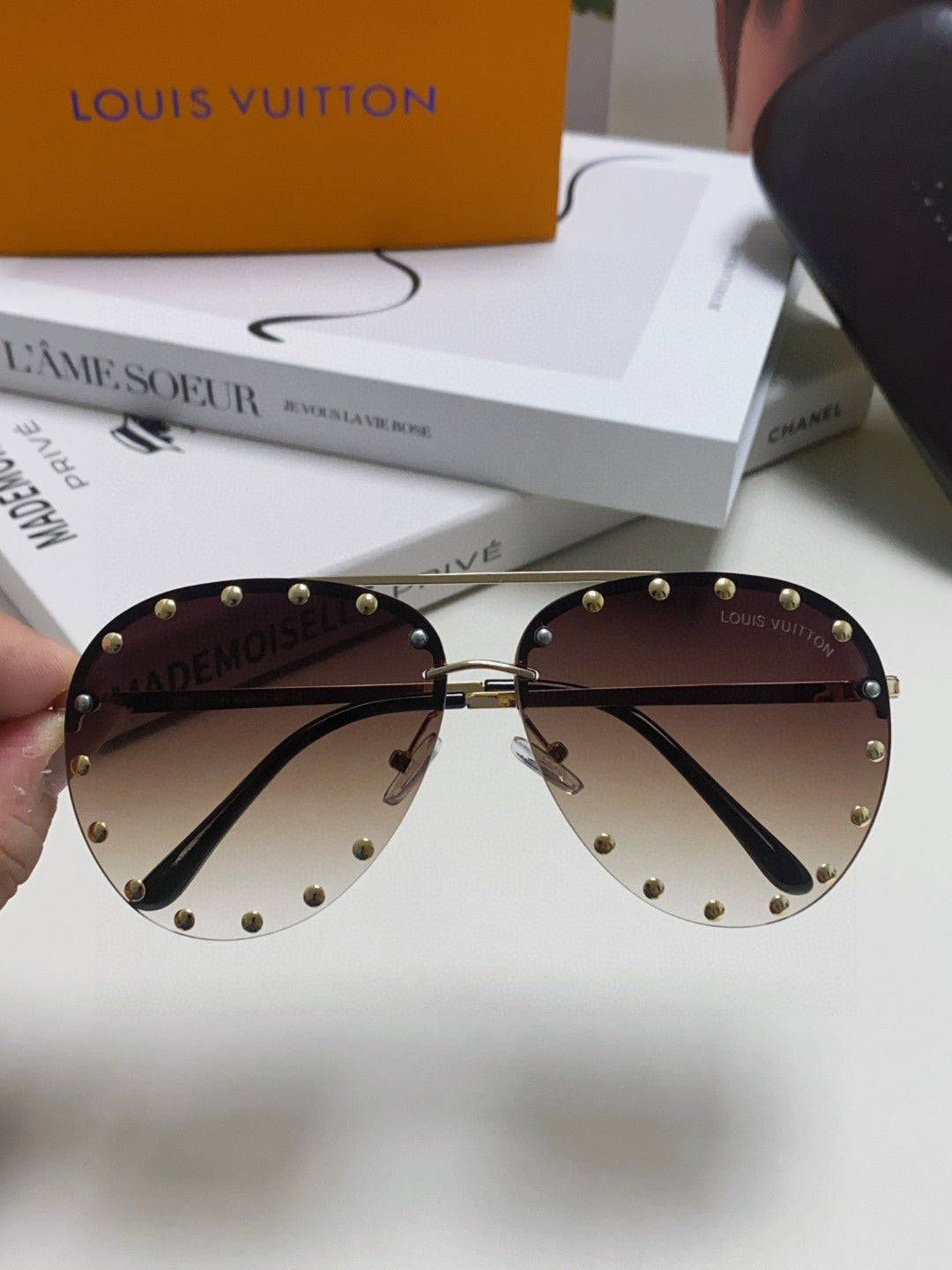 LOUIS VUITTON PARTY PILOT SUNGLASSES 567464 IN GOLD METAL BROWN SMOKE LENSES