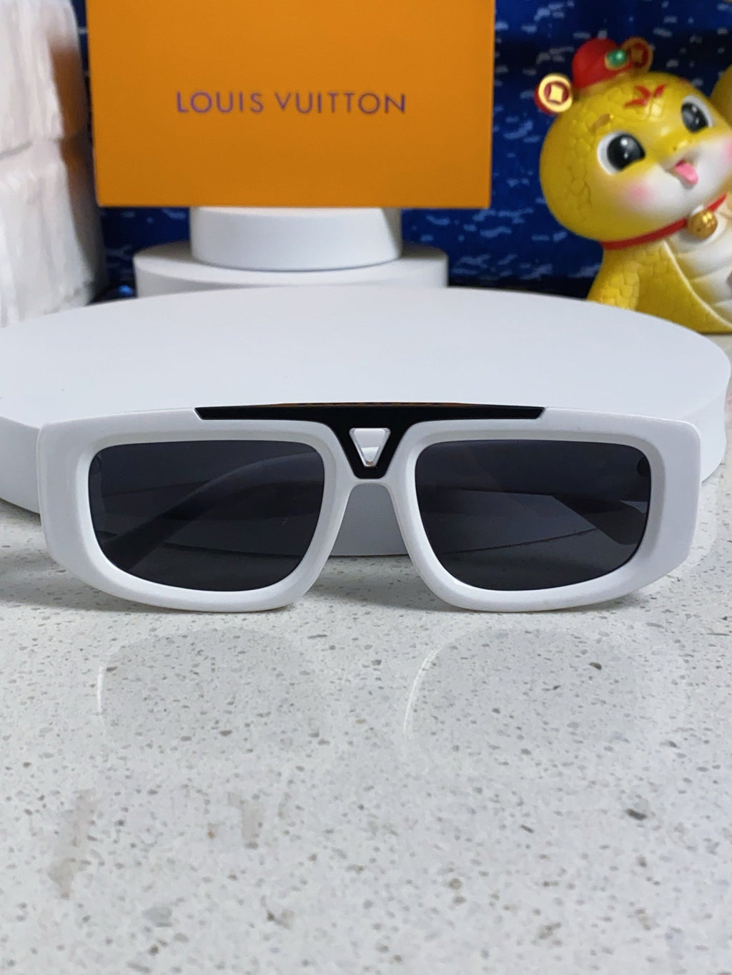 LOUIS VUITTON CLASH PILOT SUNGLASSES 567478 IN WHITE ACTETE BLACK METAL