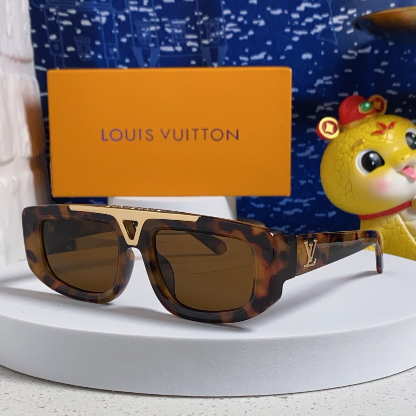 LOUIS VUITTON CLASH PILOT SUNGLASSES 567479 IN HAVANA ACTETE GOLD METAL