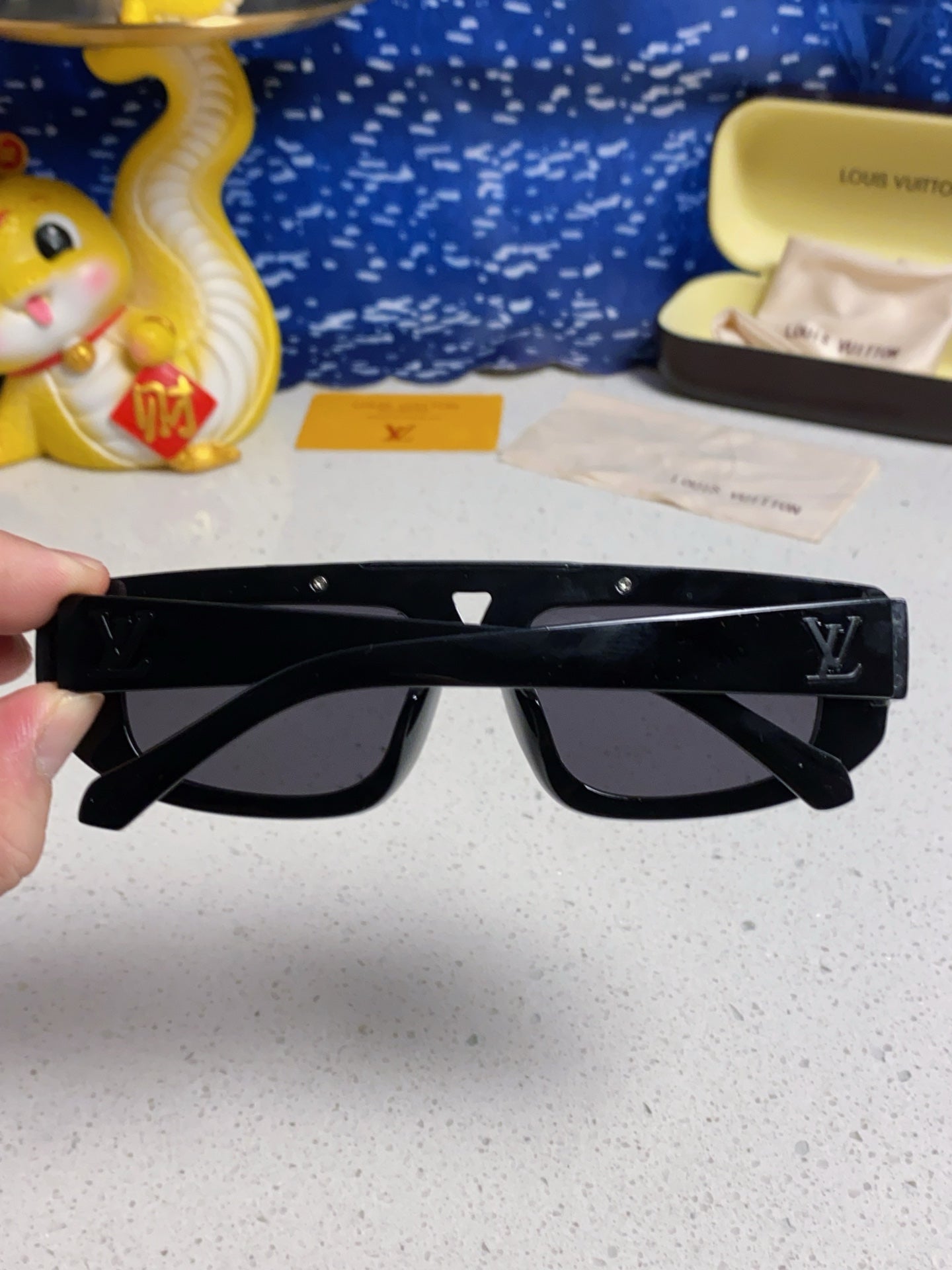 LOUIS VUITTON CLASH PILOT SUNGLASSES 567481 IN BLACK ACTETE