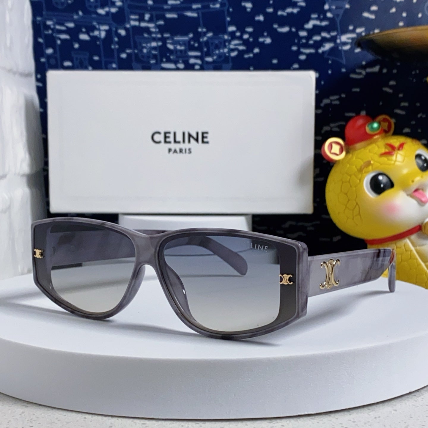 CELINE TRIOMPHE SUNGLASS 566217 IN MARBLED EFFECT ACETATE
