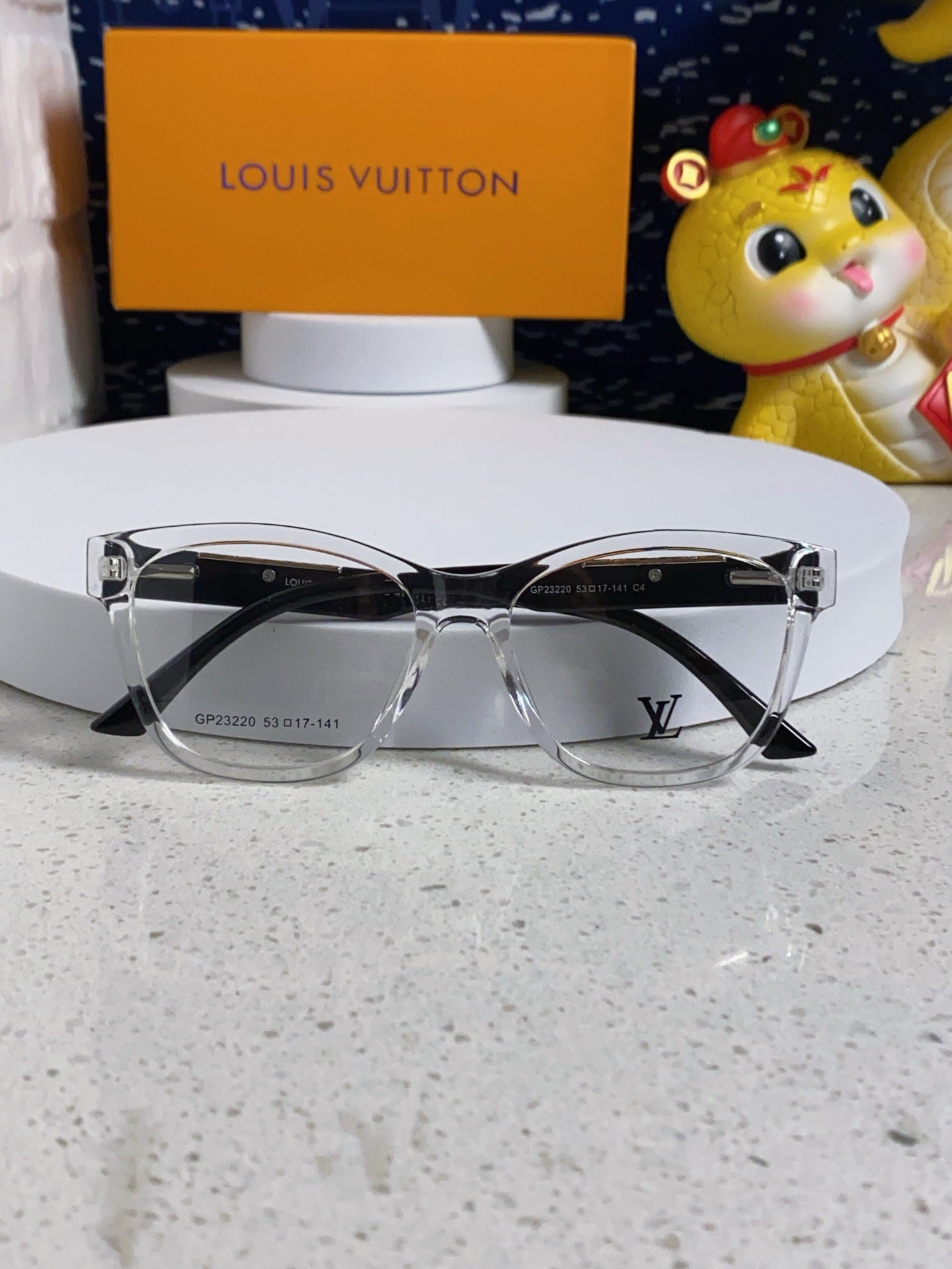 LOUIS VUITTON CAT EYE SUNGLASSES 570278 IN CLEAR ACETATE EMBOSSED LOGO
