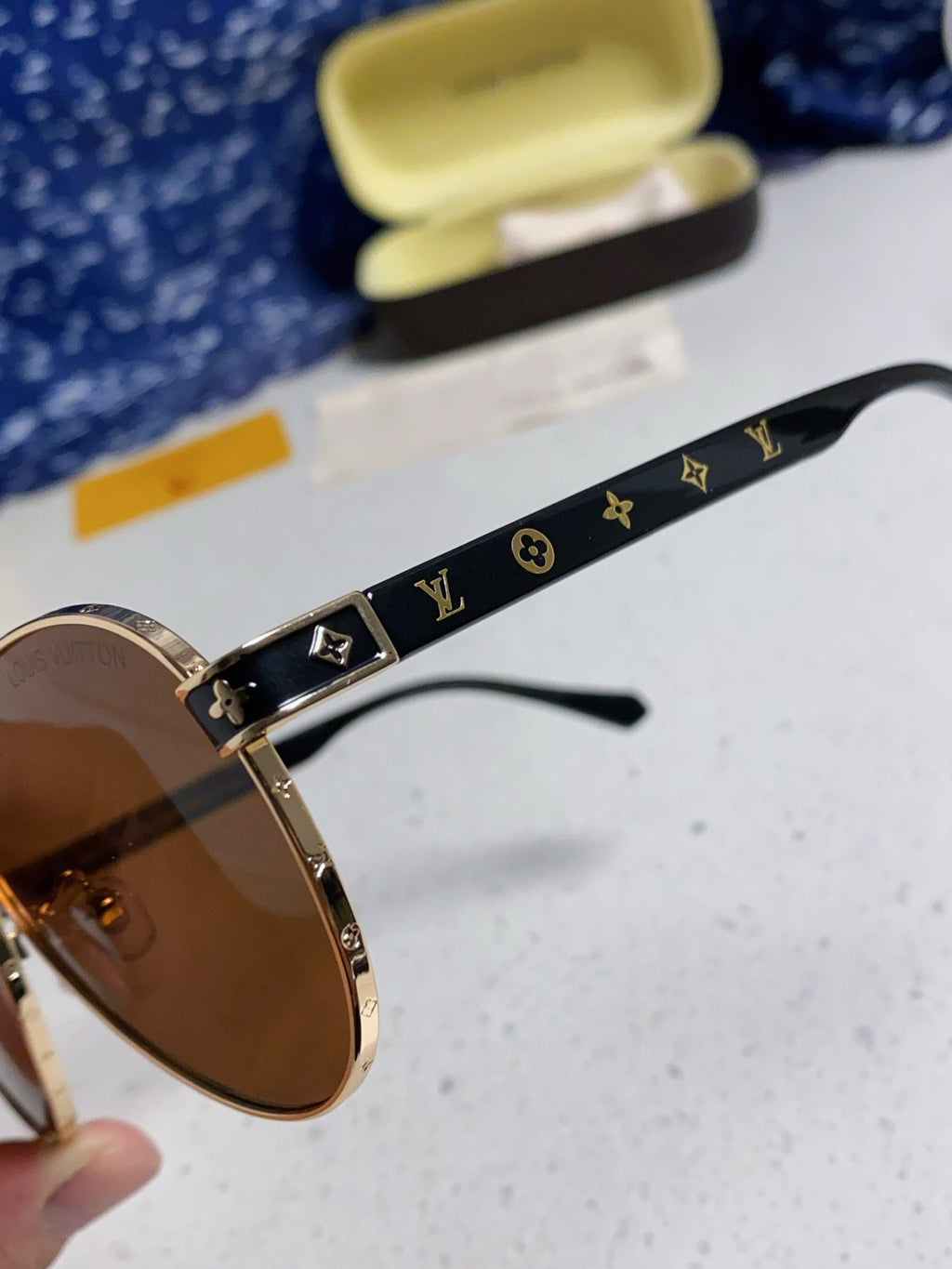 LOUIS VUITTON PILOT SUNGLASSES 571634 IN GOLD METAL BROWN LENSES MONOGRAM LOGO