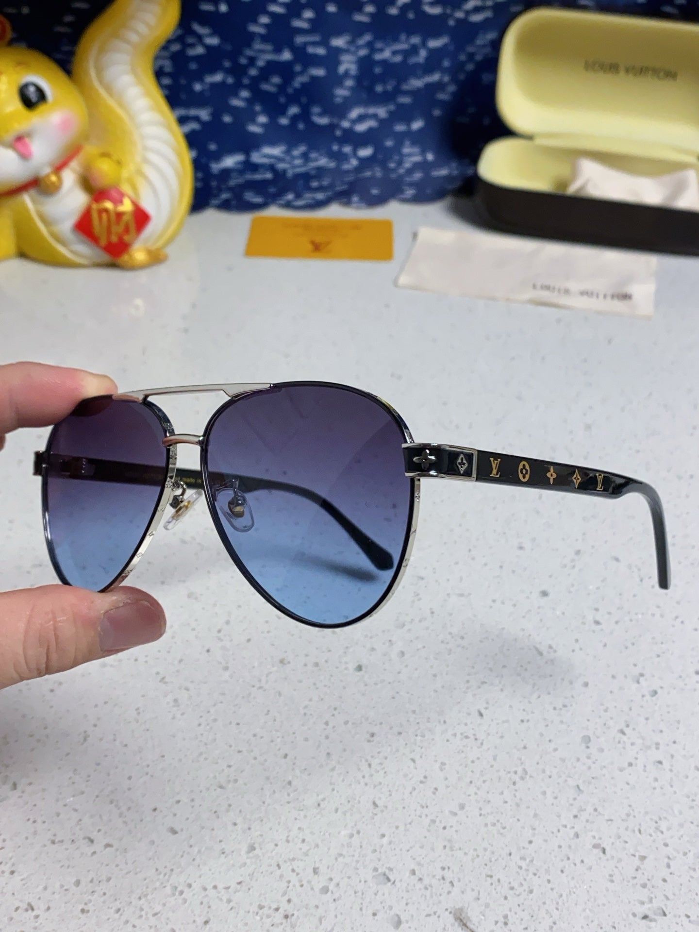 LOUIS VUITTON PILOT SUNGLASSES 571633 IN SILVER METAL GREY SMOKE LENSES MONOGRAM LOGO