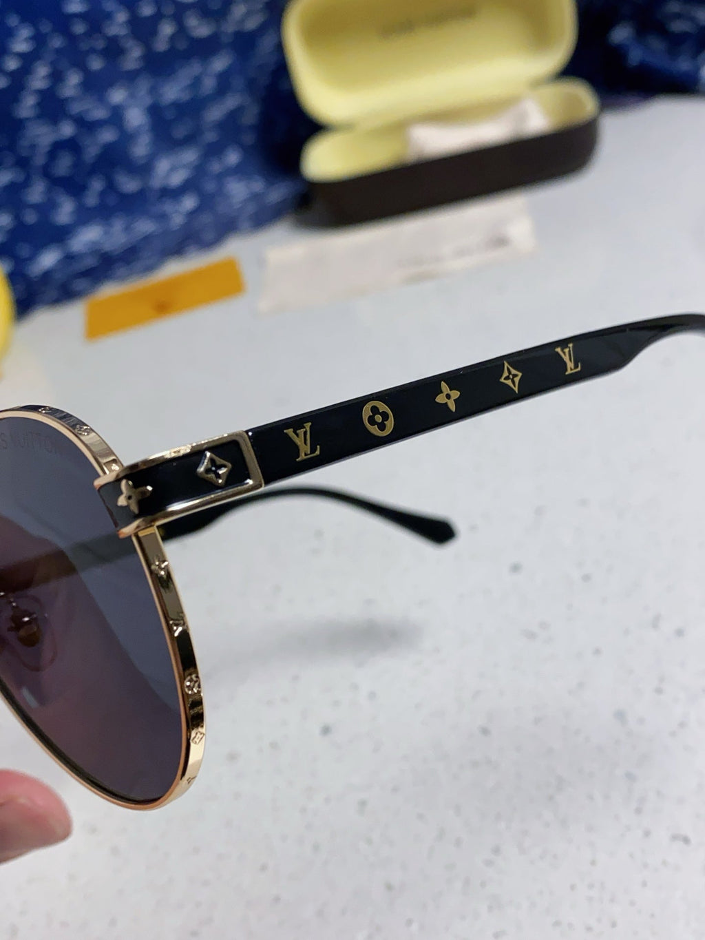 LOUIS VUITTON PILOT SUNGLASSES 571635 IN GOLD METAL BLACK LENSES MONOGRAM LOGO