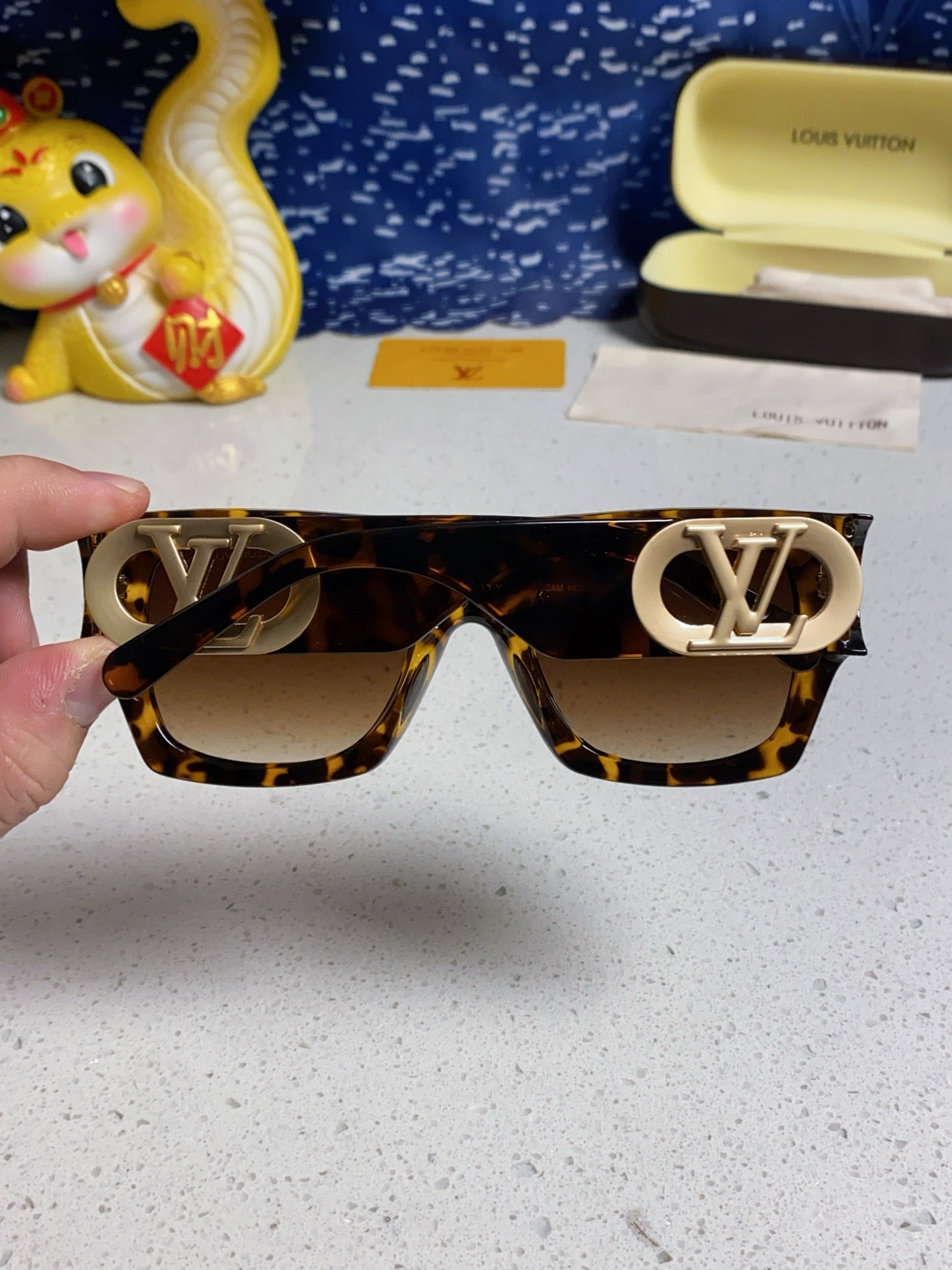 LOUIS VUITTON LINK SQUARE SUNGLASSES 570275 IN HAVANA ACETATE GOLD LOGO