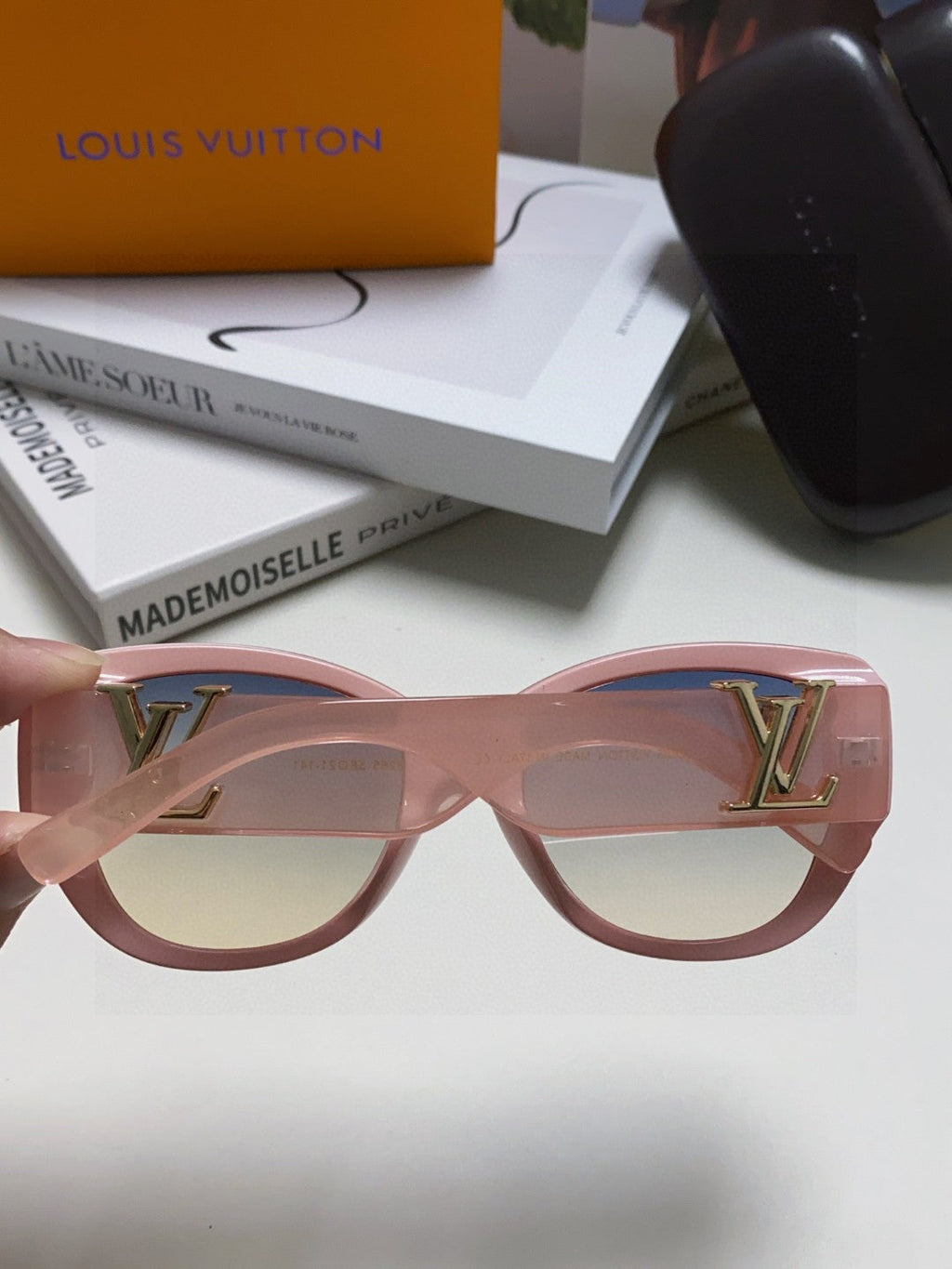 LOUIS VUITTON ICON CAT EYE SUNGLASSES 570247 IN PINK CLEAR ACETATE