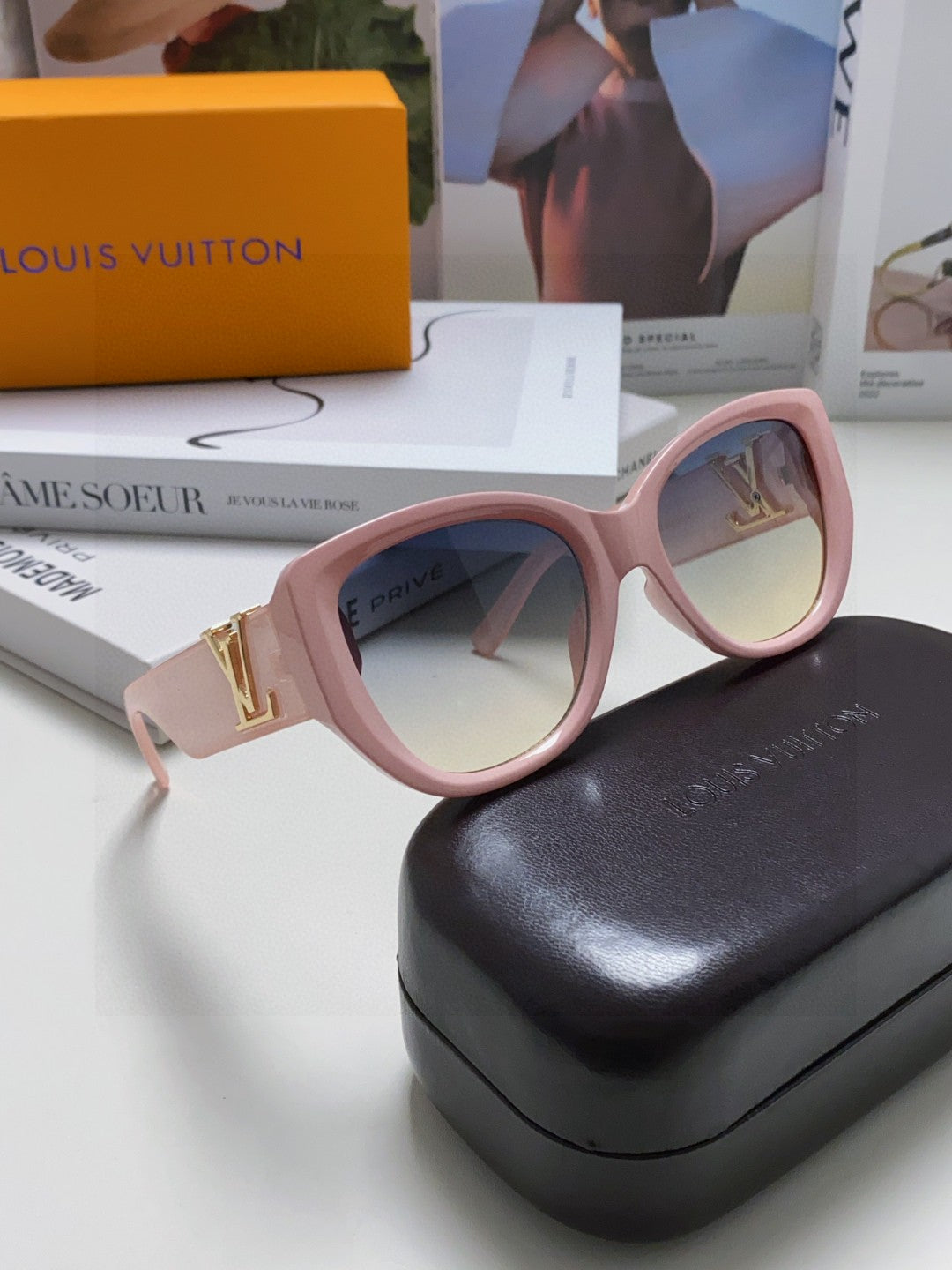 LOUIS VUITTON ICON CAT EYE SUNGLASSES 570247 IN PINK CLEAR ACETATE