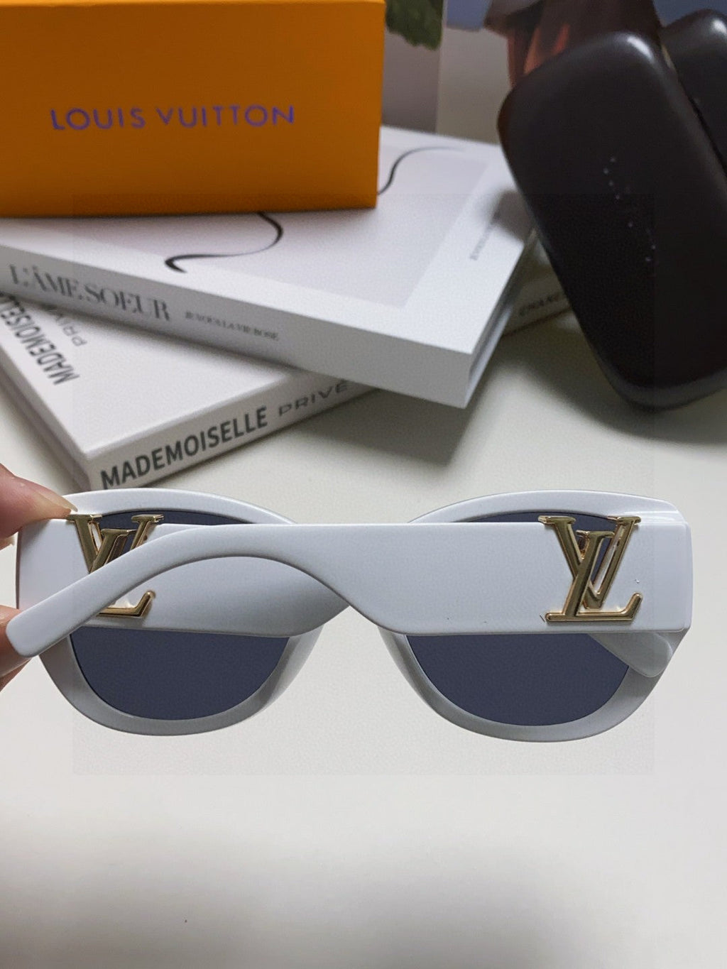 LOUIS VUITTON ICON CAT EYE SUNGLASSES 570248 IN WHITE ACETATE