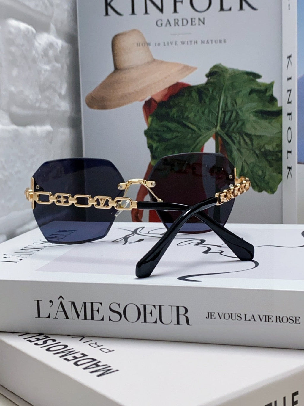 LOUIS VUITTON CHAIN SQUARE SUNGLASSES 570261 IN GOLD METAL BLACK LENS