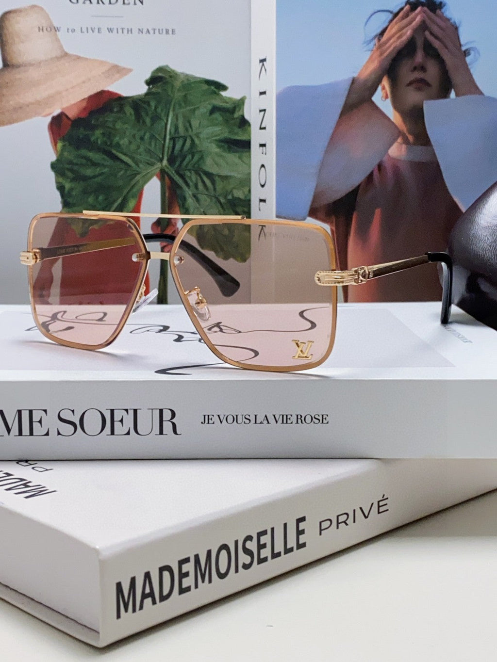 LOUIS VUITTON SQUARE SUNGLASSES 570262 IN GOLD METAL LIGHT BROWN LENS