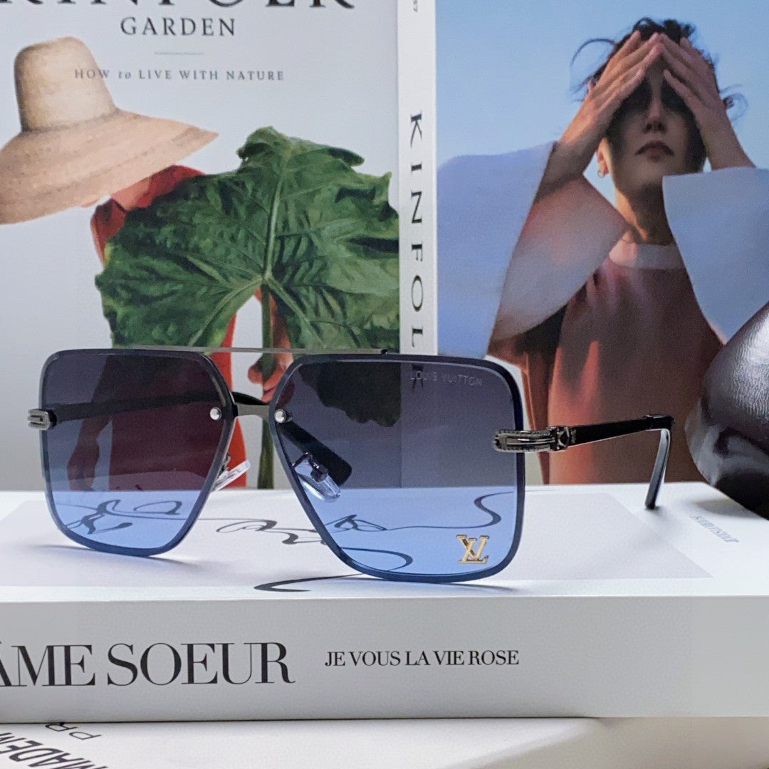 LOUIS VUITTON SQUARE SUNGLASSES 570263 IN BLACK METAL GREY SMOKE LENS