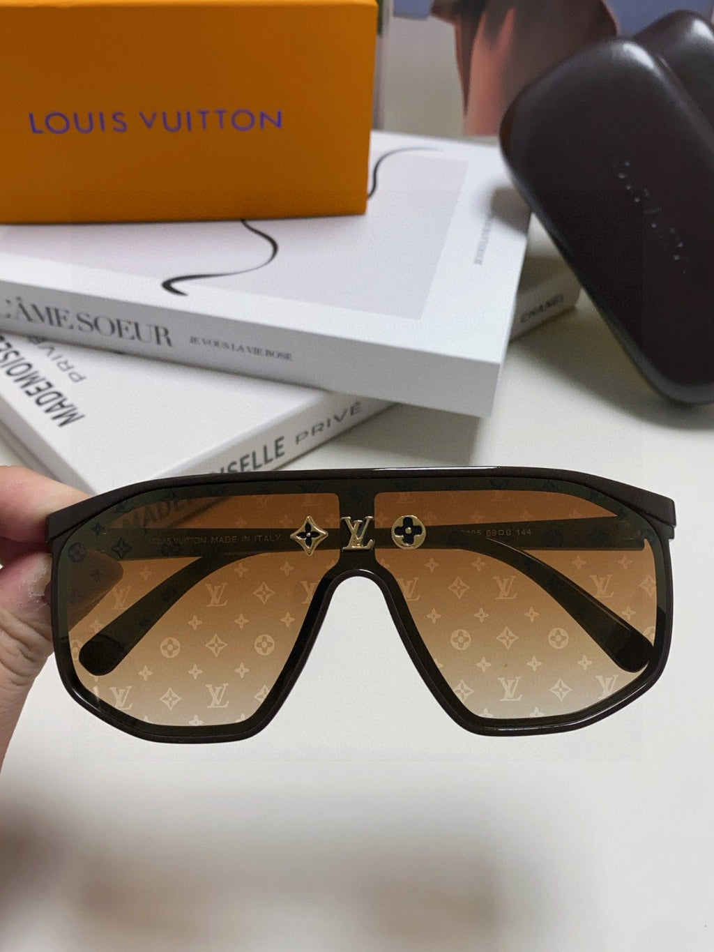 LOUIS VUITTON WAIMEA SUNGLASSES 570267 IN BROWN ACETATE MONOGRAM ON LENS