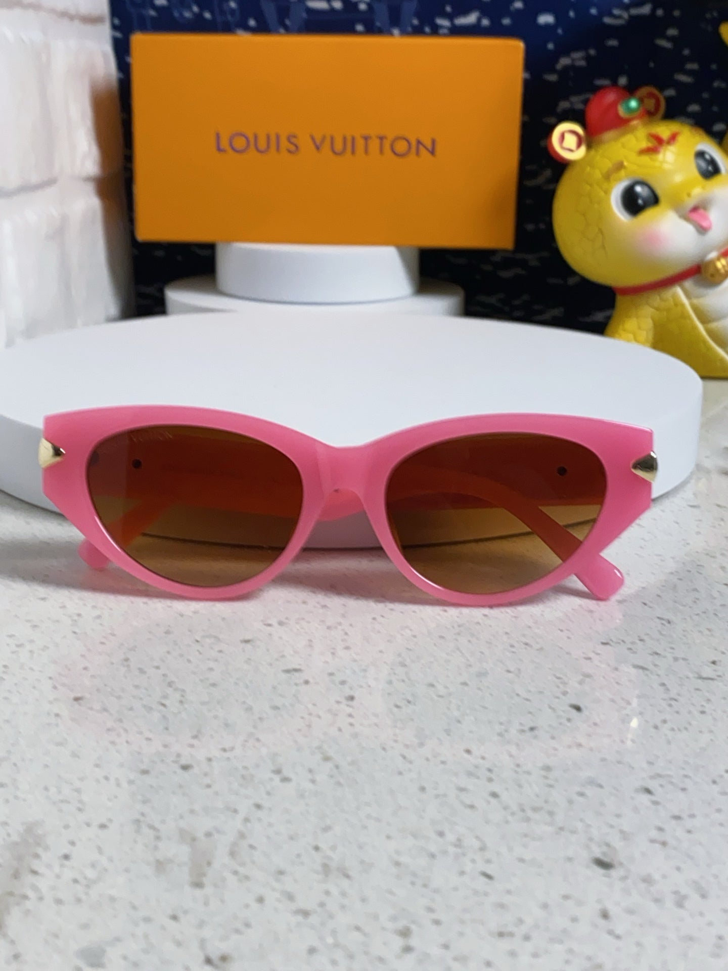 LOUIS VUITTON CAT EYE SUNGLASSES 576881 IN PINK AND GOLD ACETATE