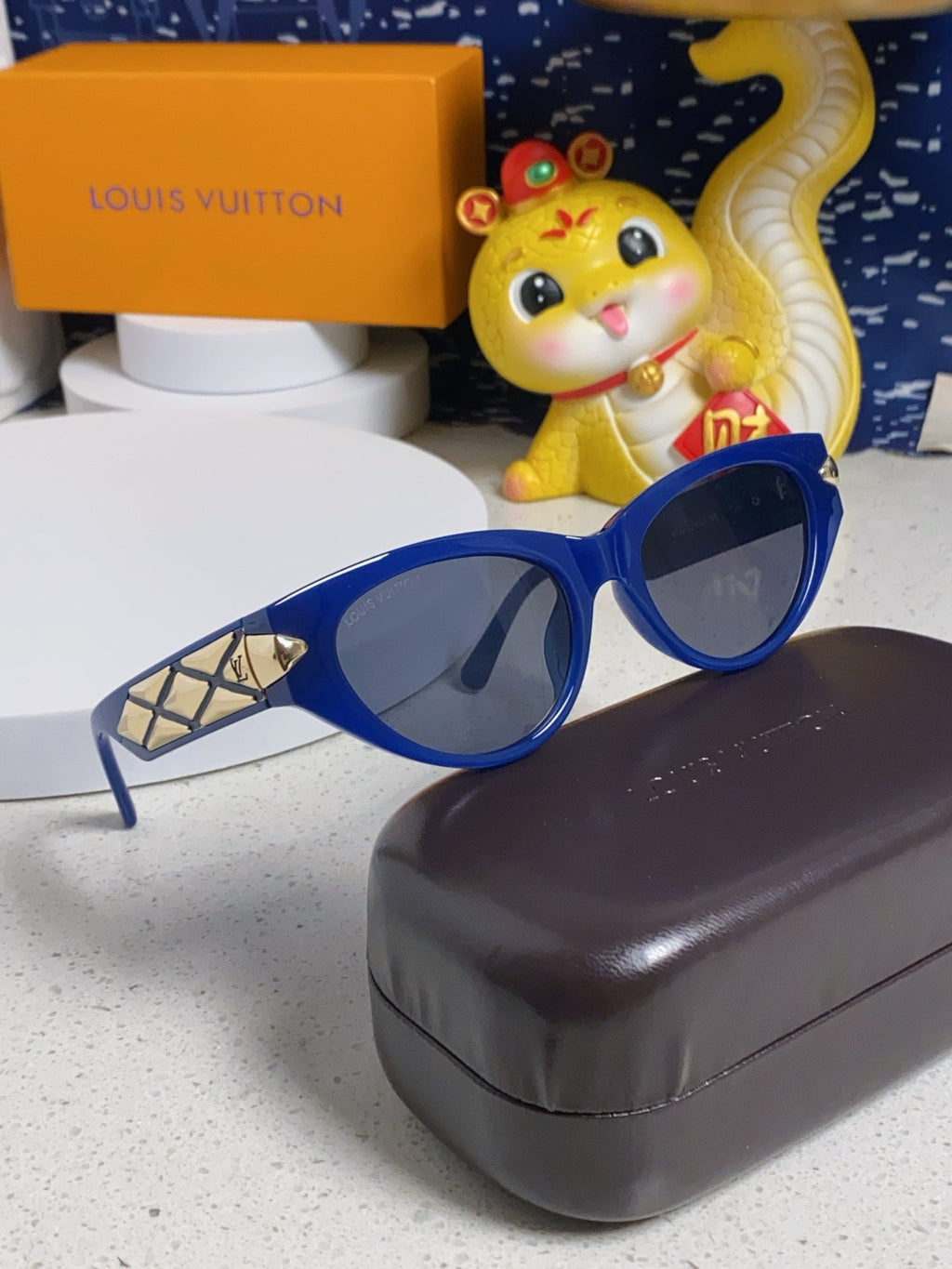 LOUIS VUITTON CAT EYE SUNGLASSES 576883 IN BLUE AND GOLD ACETATE