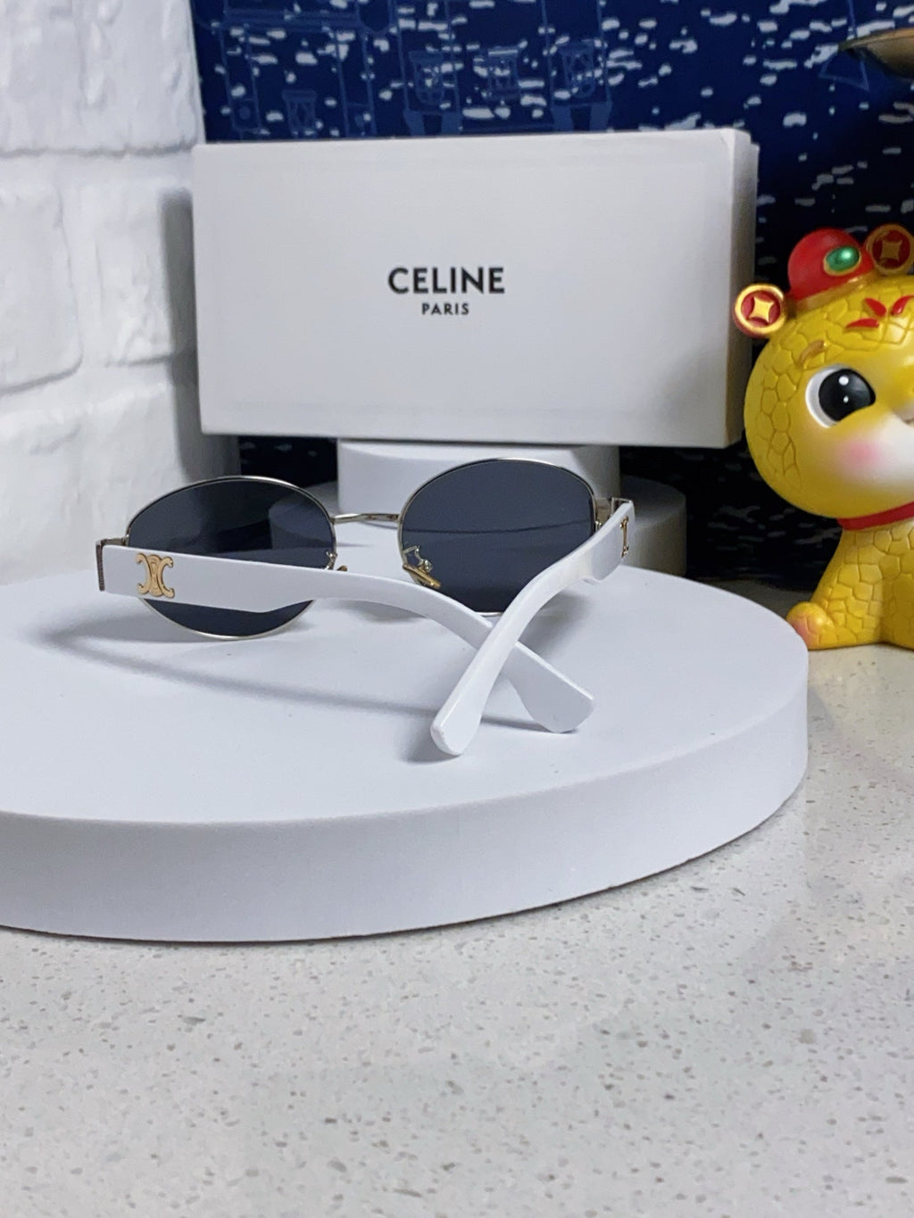 CELINE TRIOMPHE SUNGLASS 538530 IN WHITE ACETATE BLACK LENSES