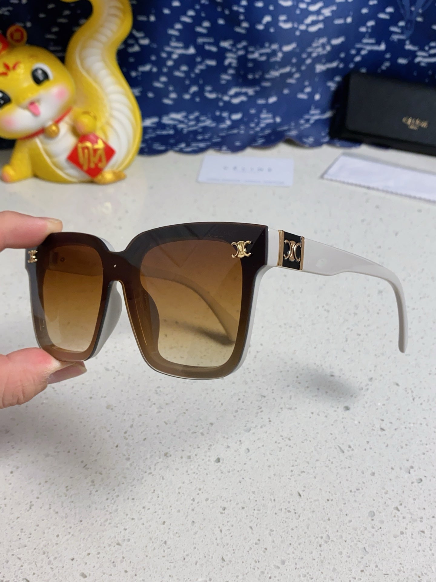 CELINE TRIOMPHE SUNGLASSES 548633 IN IVORY ACETATE