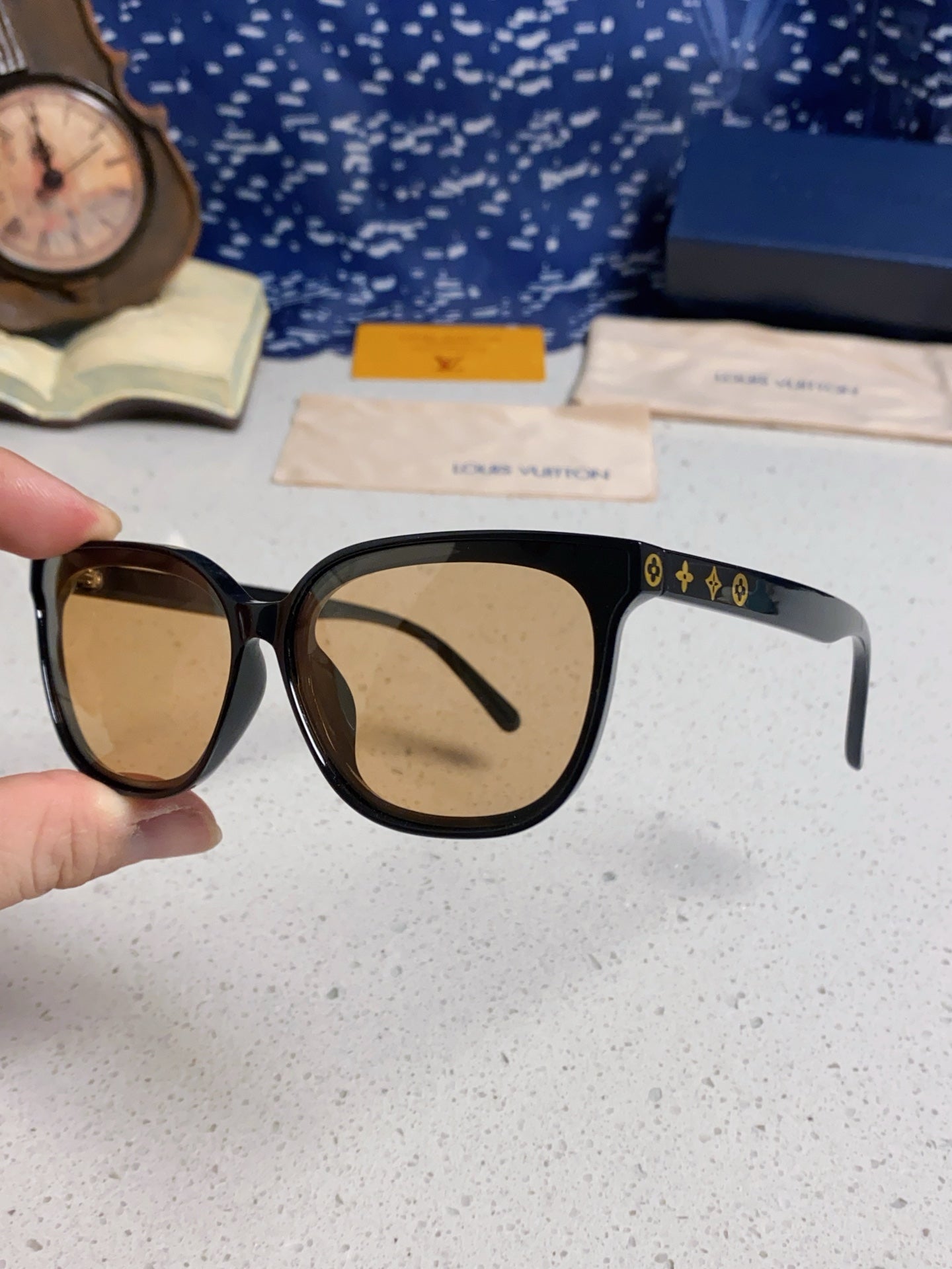 LOUIS VUITTON CAT EYE SUNGLASSES 571646 IN BLACK ACETATE LIGHT BROWN LENS