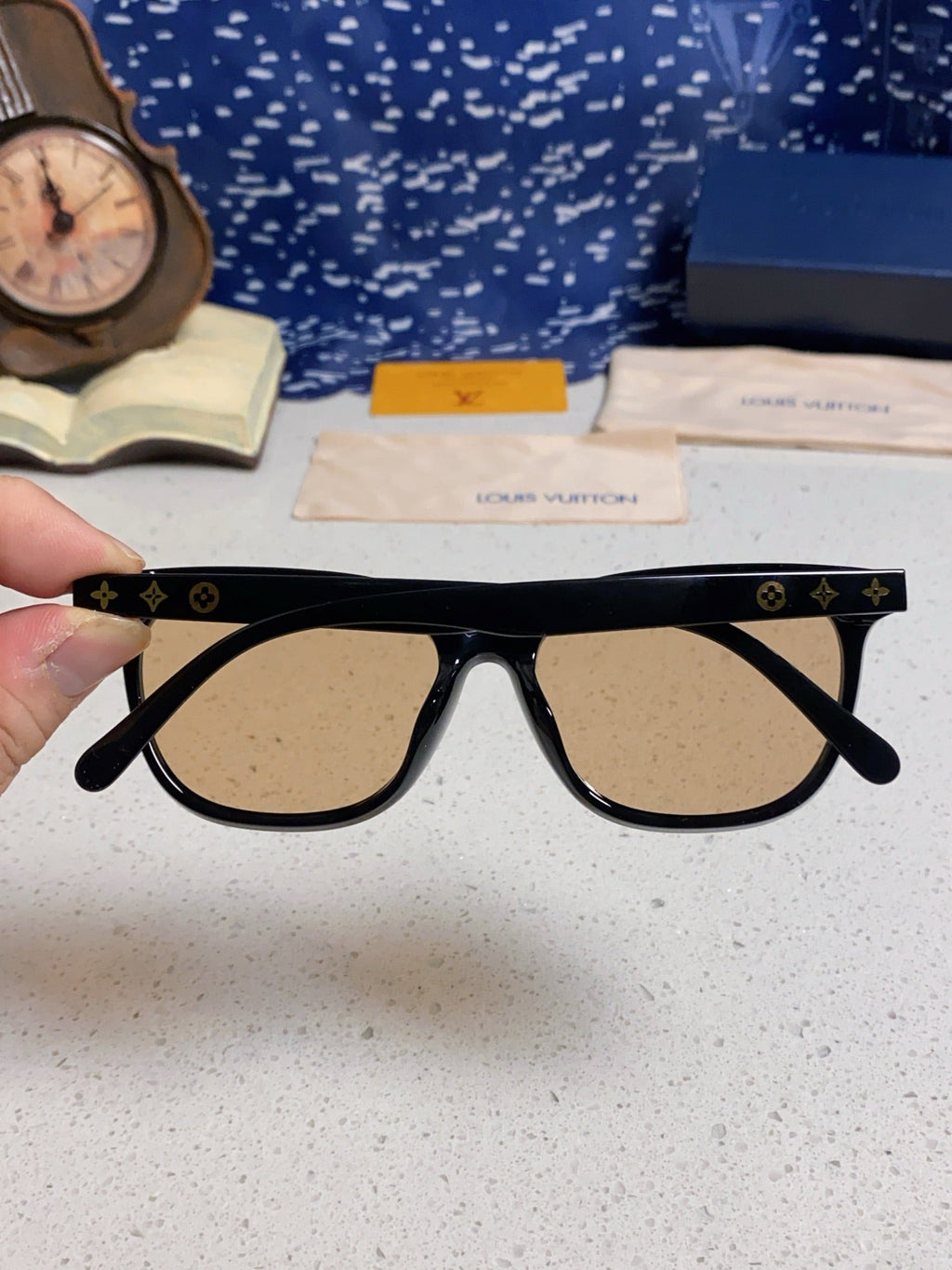LOUIS VUITTON CAT EYE SUNGLASSES 571646 IN BLACK ACETATE LIGHT BROWN LENS