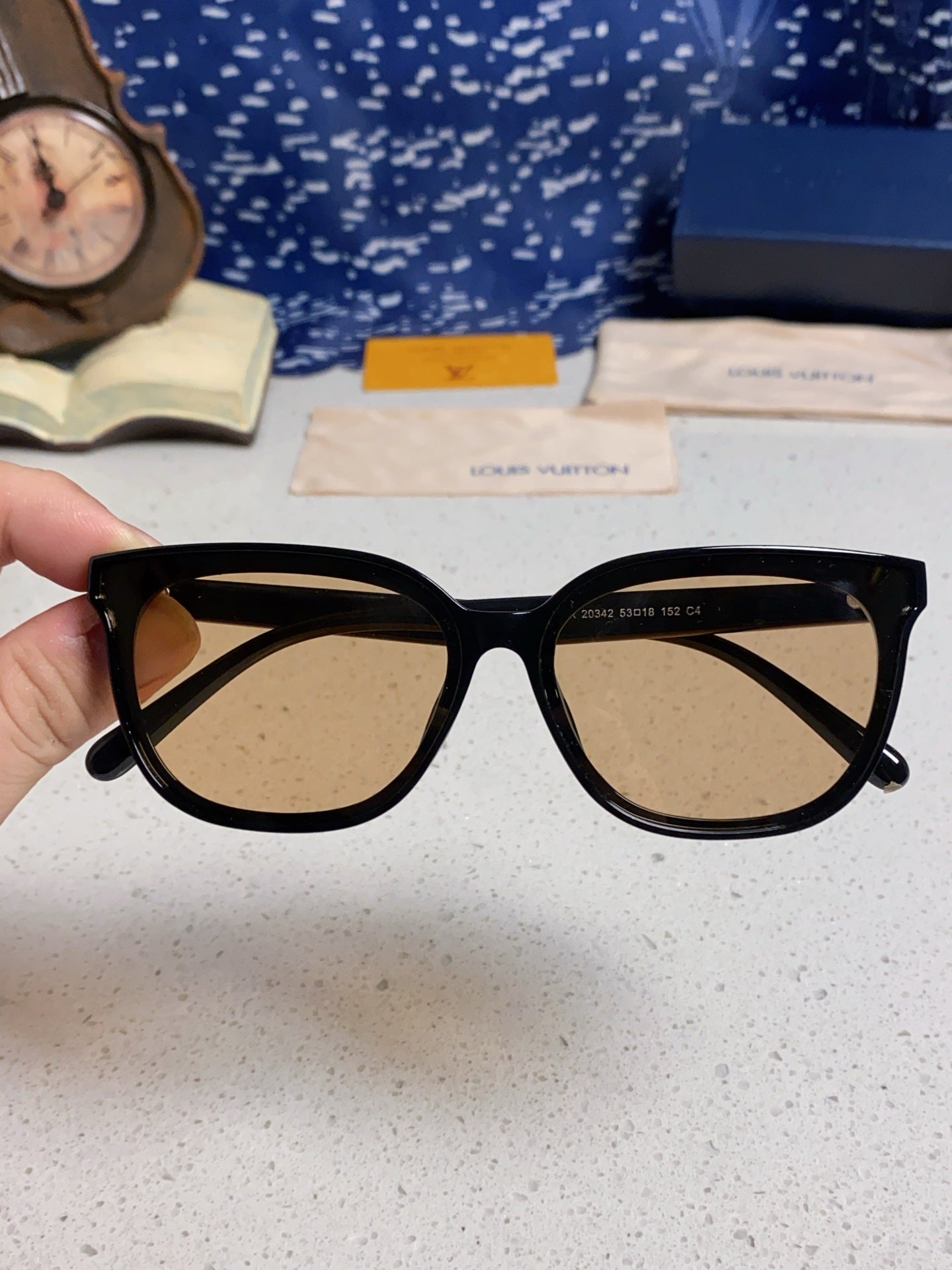 LOUIS VUITTON CAT EYE SUNGLASSES 571646 IN BLACK ACETATE LIGHT BROWN LENS