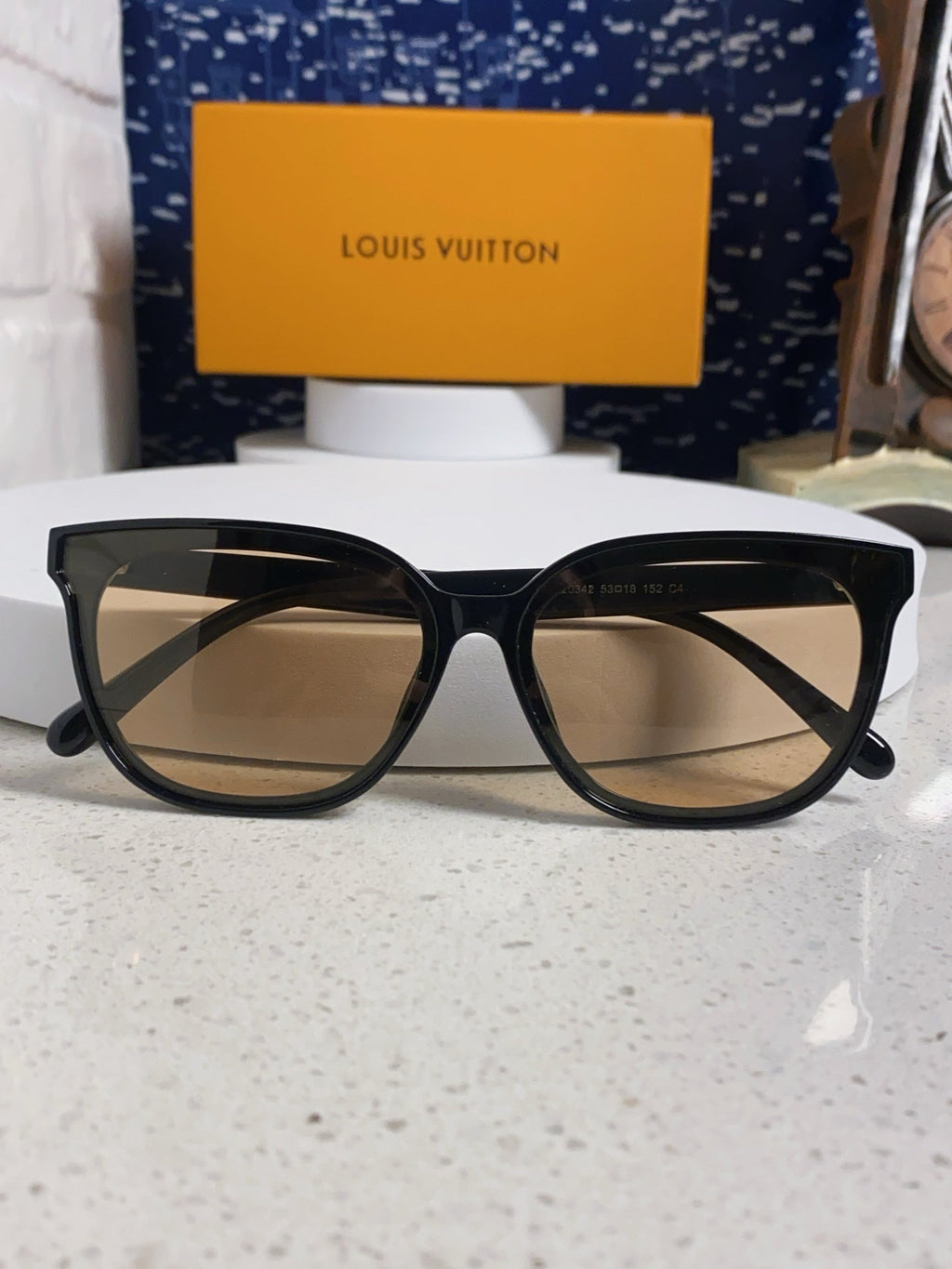 LOUIS VUITTON CAT EYE SUNGLASSES 571646 IN BLACK ACETATE LIGHT BROWN LENS