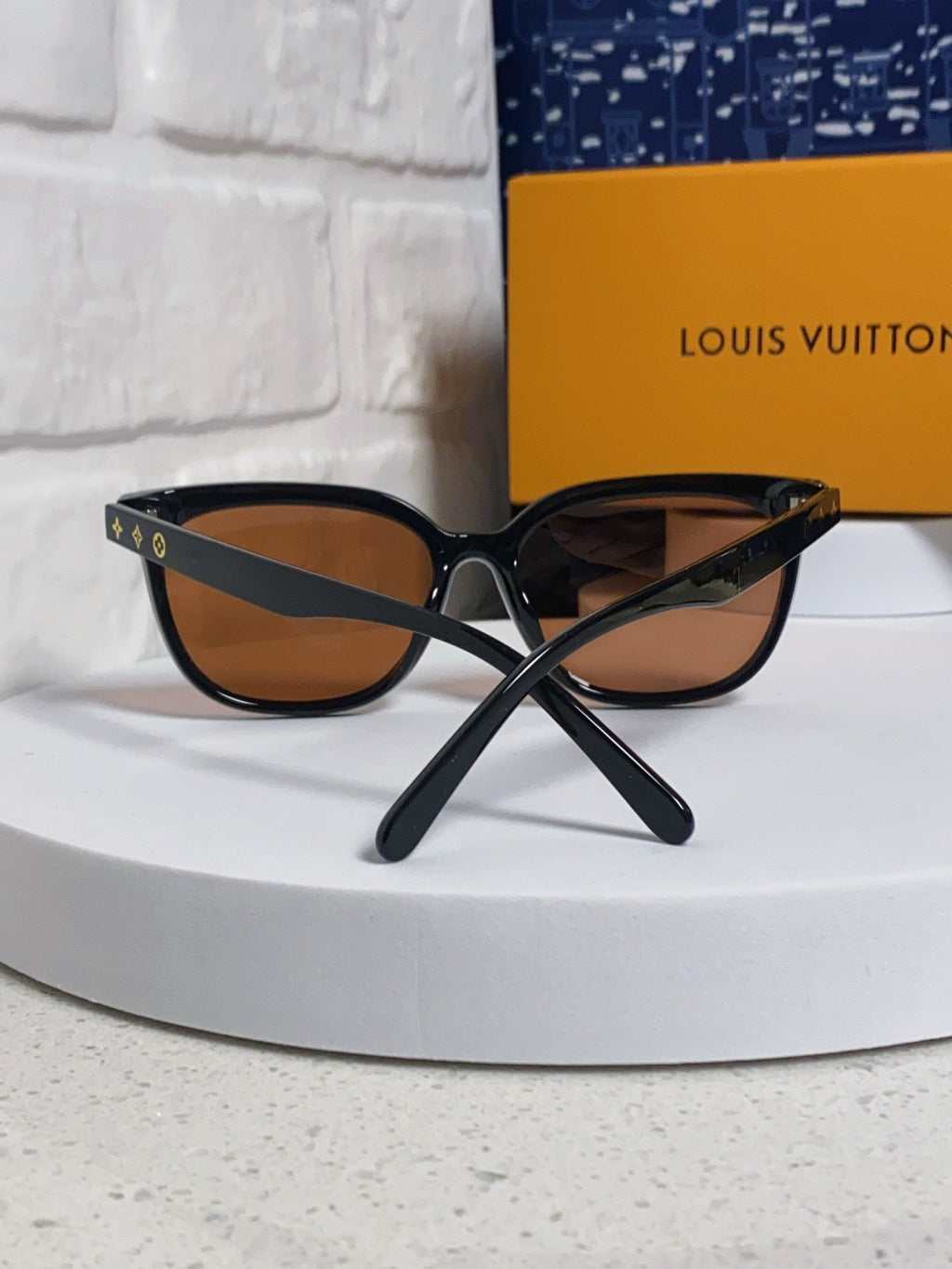 LOUIS VUITTON CAT EYE SUNGLASSES 571647 IN BLACK ACETATE BROWN LENS