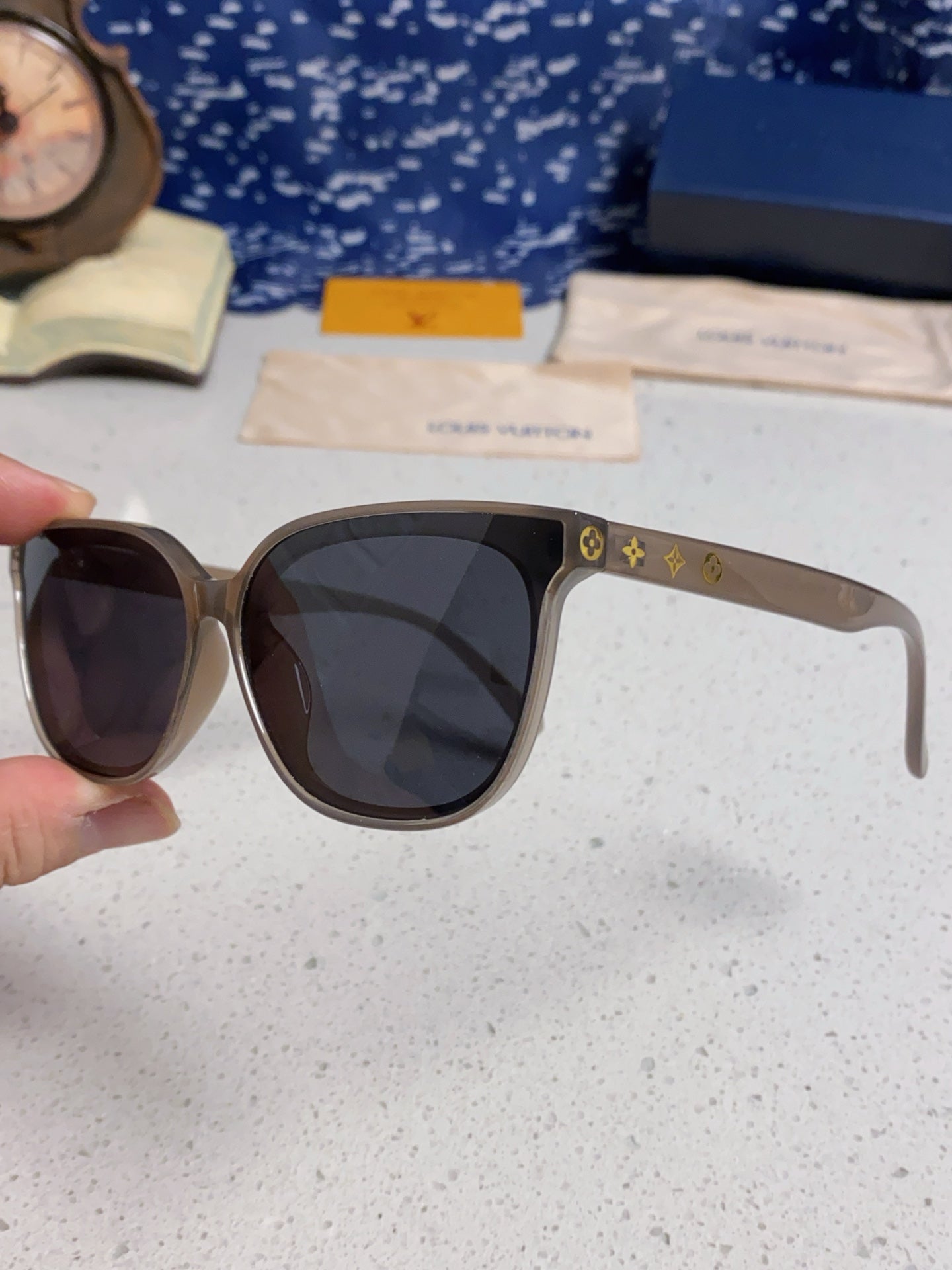 LOUIS VUITTON CAT EYE SUNGLASSES 571648 IN BEIGE CLEAR ACETATE