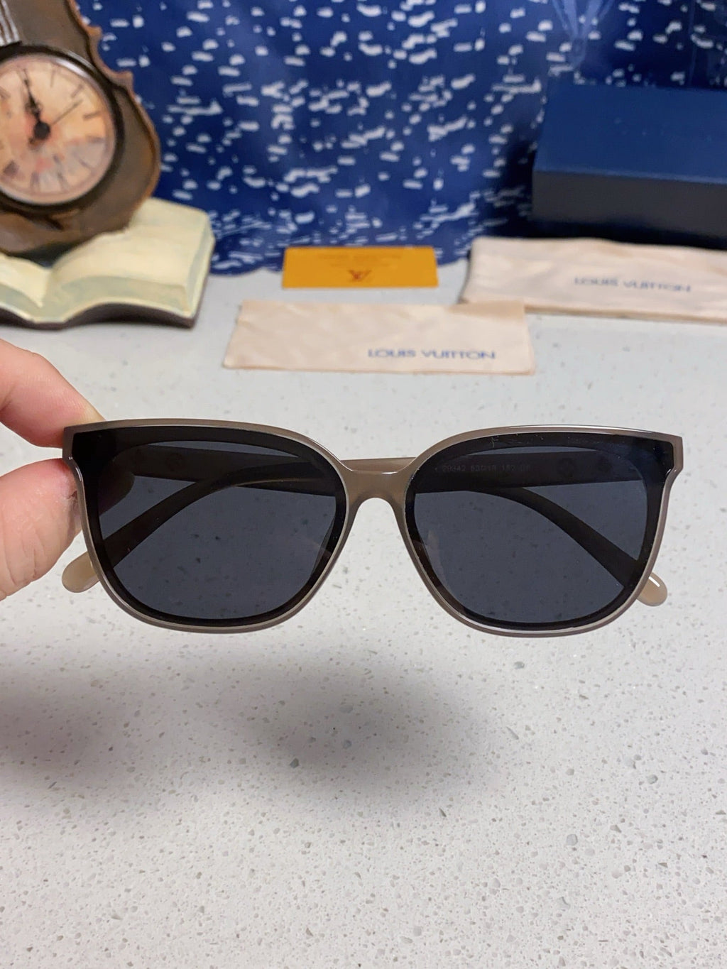 LOUIS VUITTON CAT EYE SUNGLASSES 571648 IN BEIGE CLEAR ACETATE