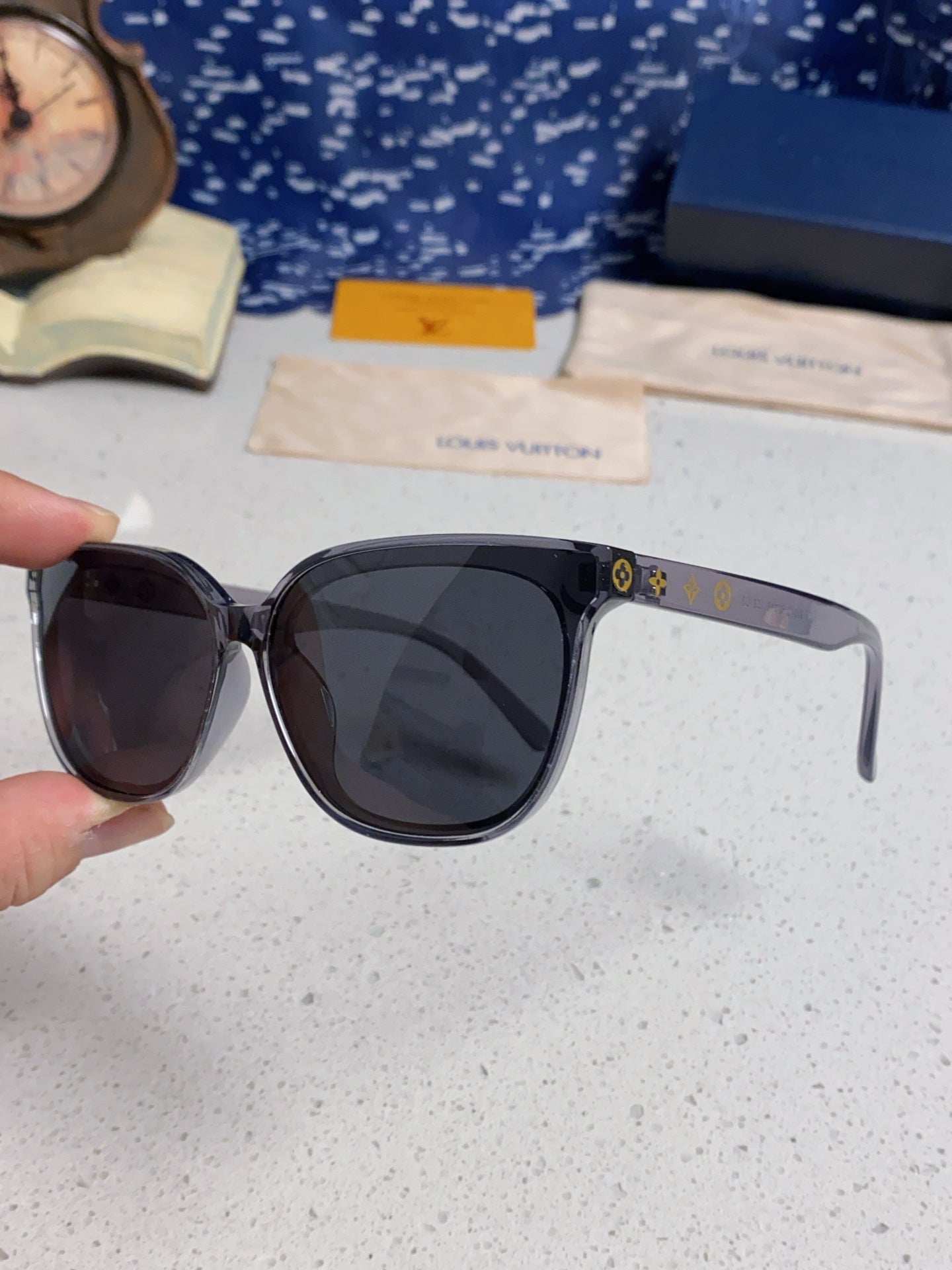 LOUIS VUITTON CAT EYE SUNGLASSES 571649 IN GREY CLEAR ACETATE